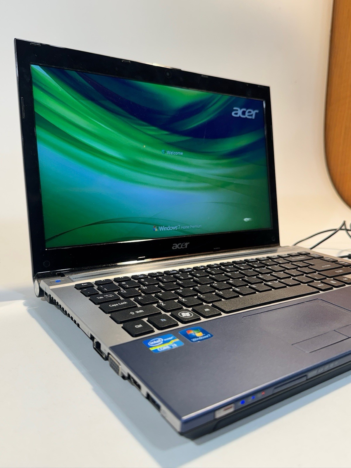 Acer Aspire Laptop 14″ HD LED LCD Intel Core i3-2370M 4GB RAM 320GB HDD
