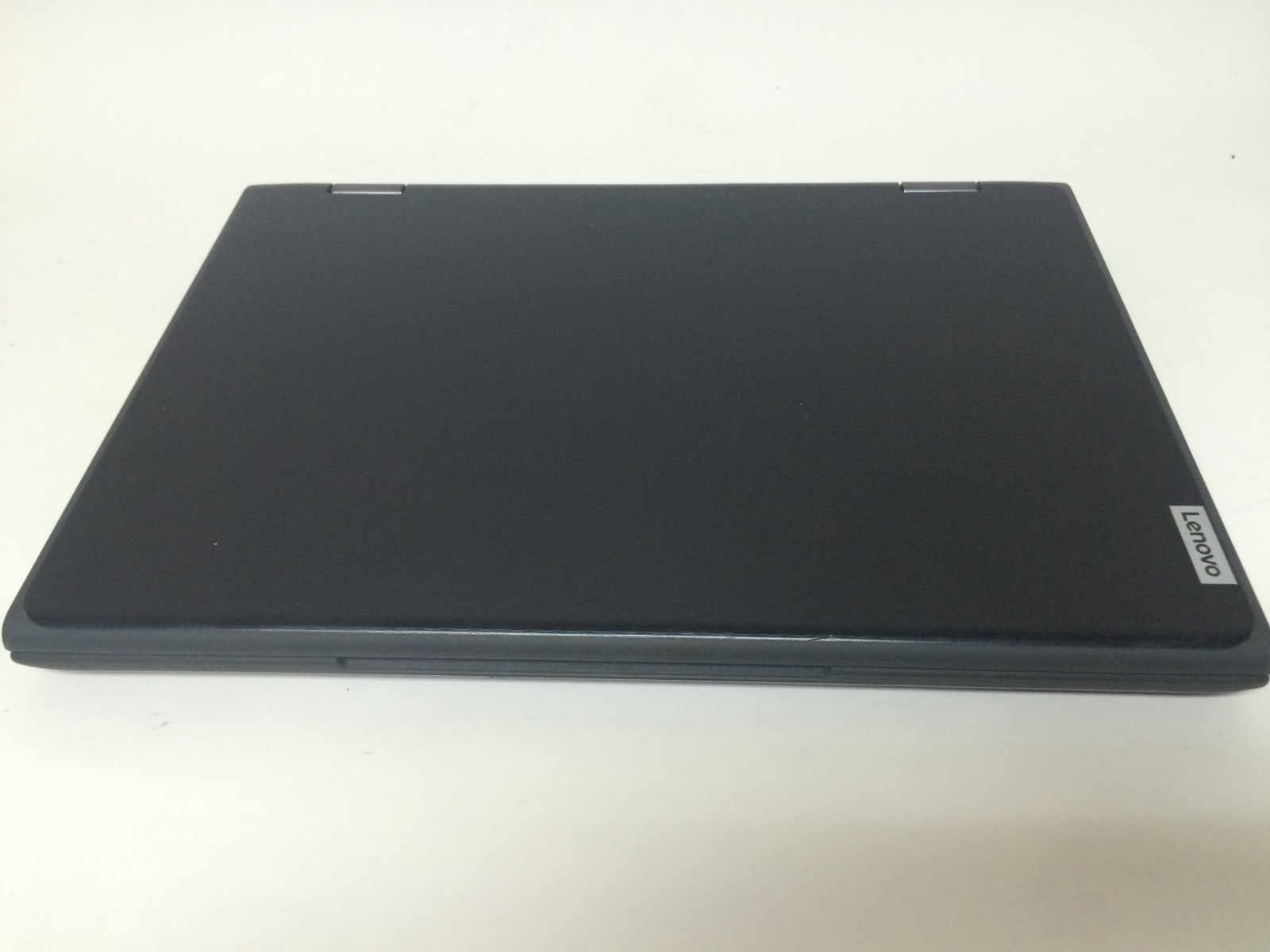 Lenovo 300e 2nd Gen Pentium N5000 1.10 GHz 8 GB 256 NVMe SSD Win 11 AC Adapter