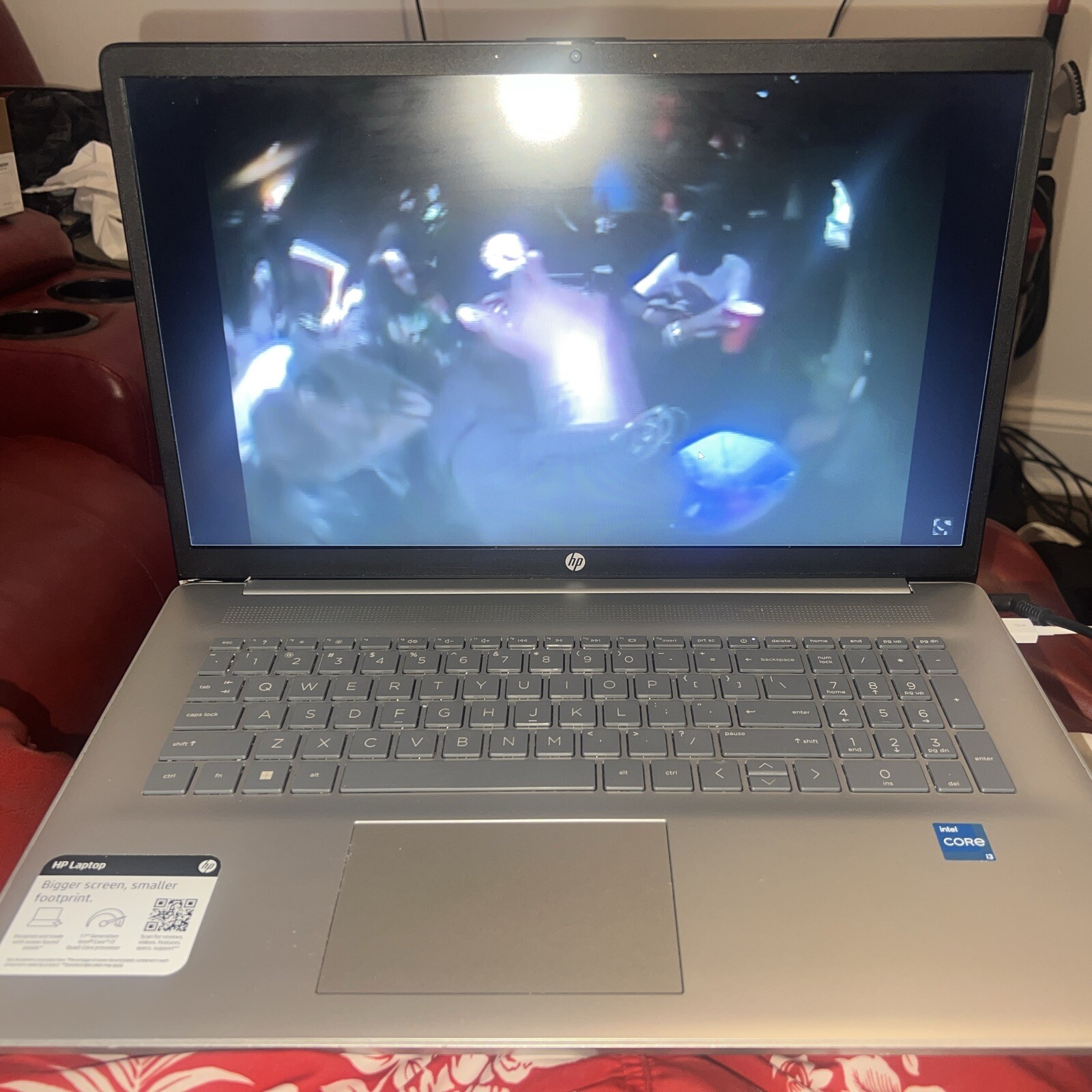 HP 17-cn0003dx 17.3″ (256GB SSD, Intel Core i3 11th Gen., 3.70GHz, 8GB) Laptop –