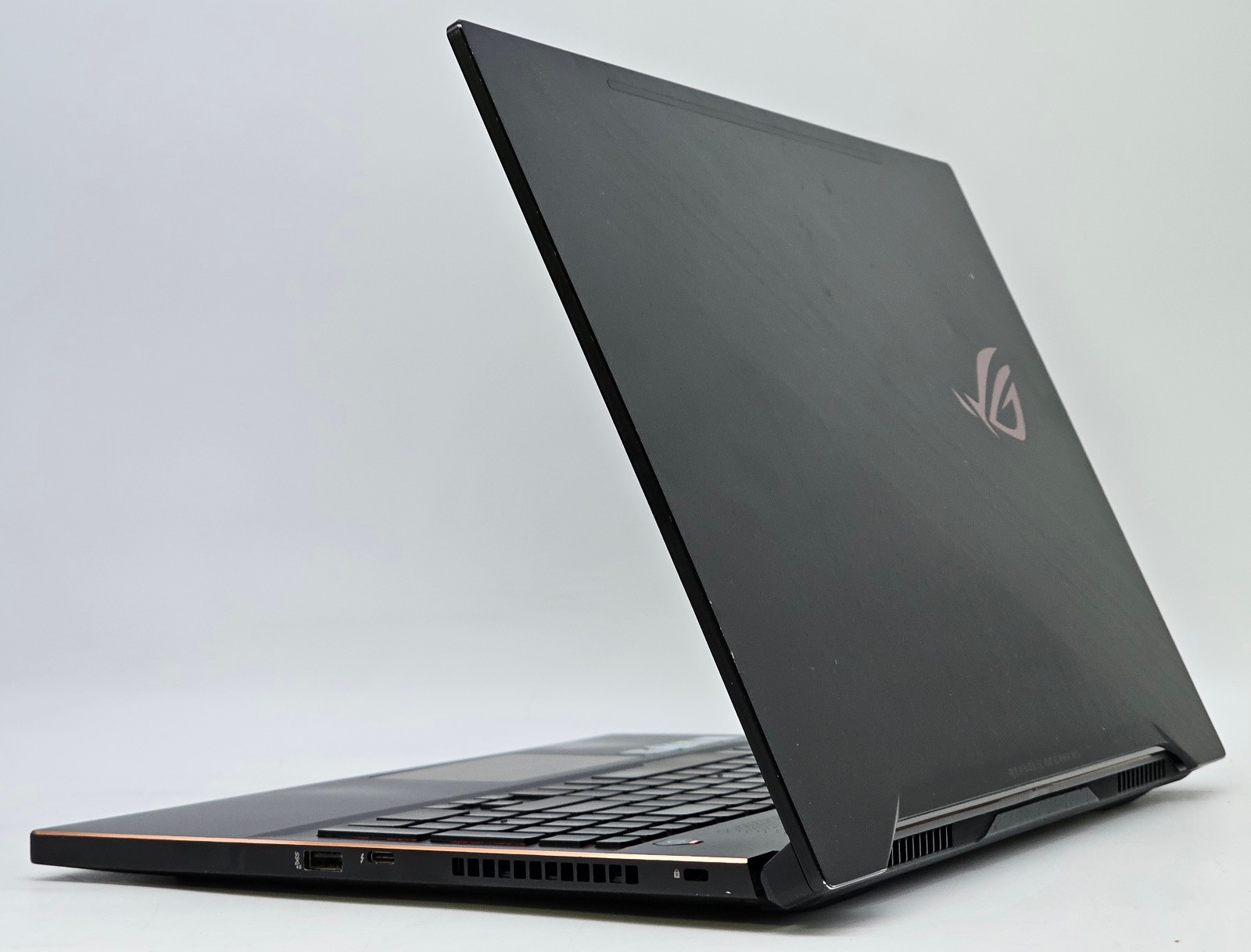 ASUS ROG Zephyrus M – 15.6″ Gaming Laptop – i7-8750H 16GB RAM 128GB SSD GTX 1060