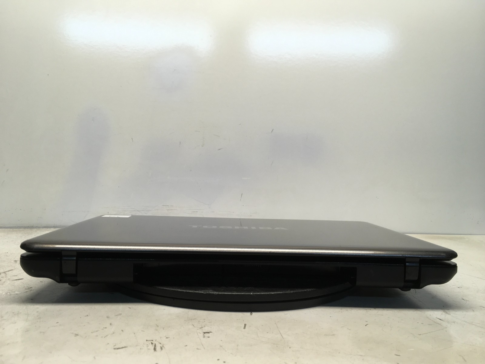 Toshiba Satellite L675D-S7052 AMD Phenom II X2 N640 2.9GHz No RAM NO HDD