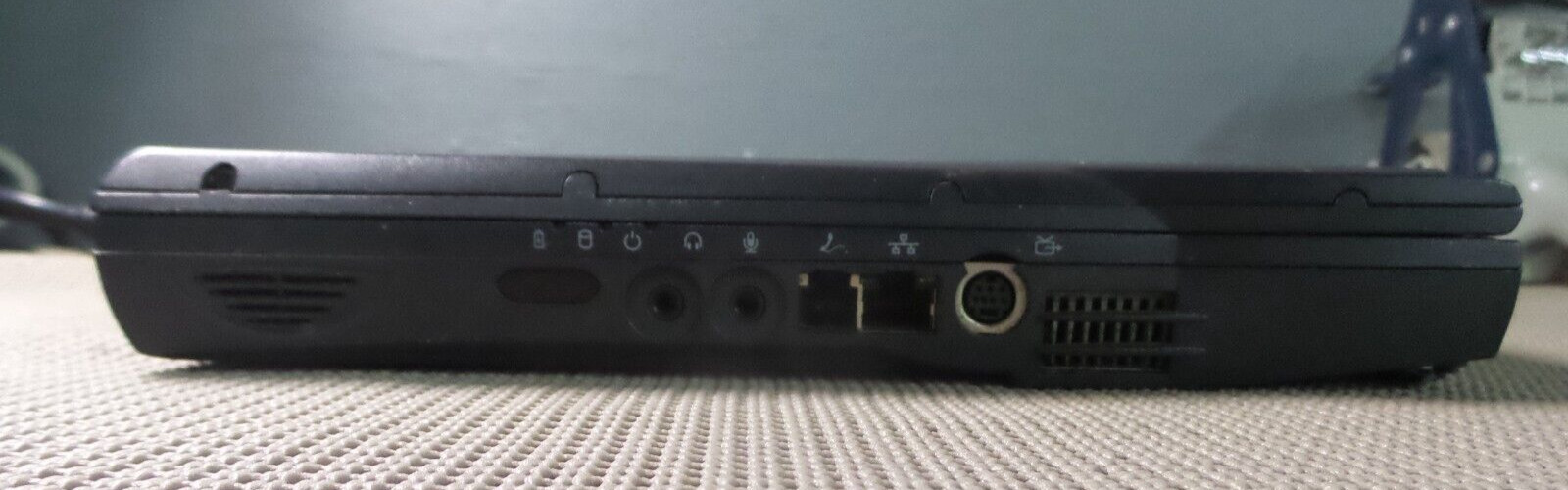 Vintage Dell Inspiron 4000 *FOR PARTS*
