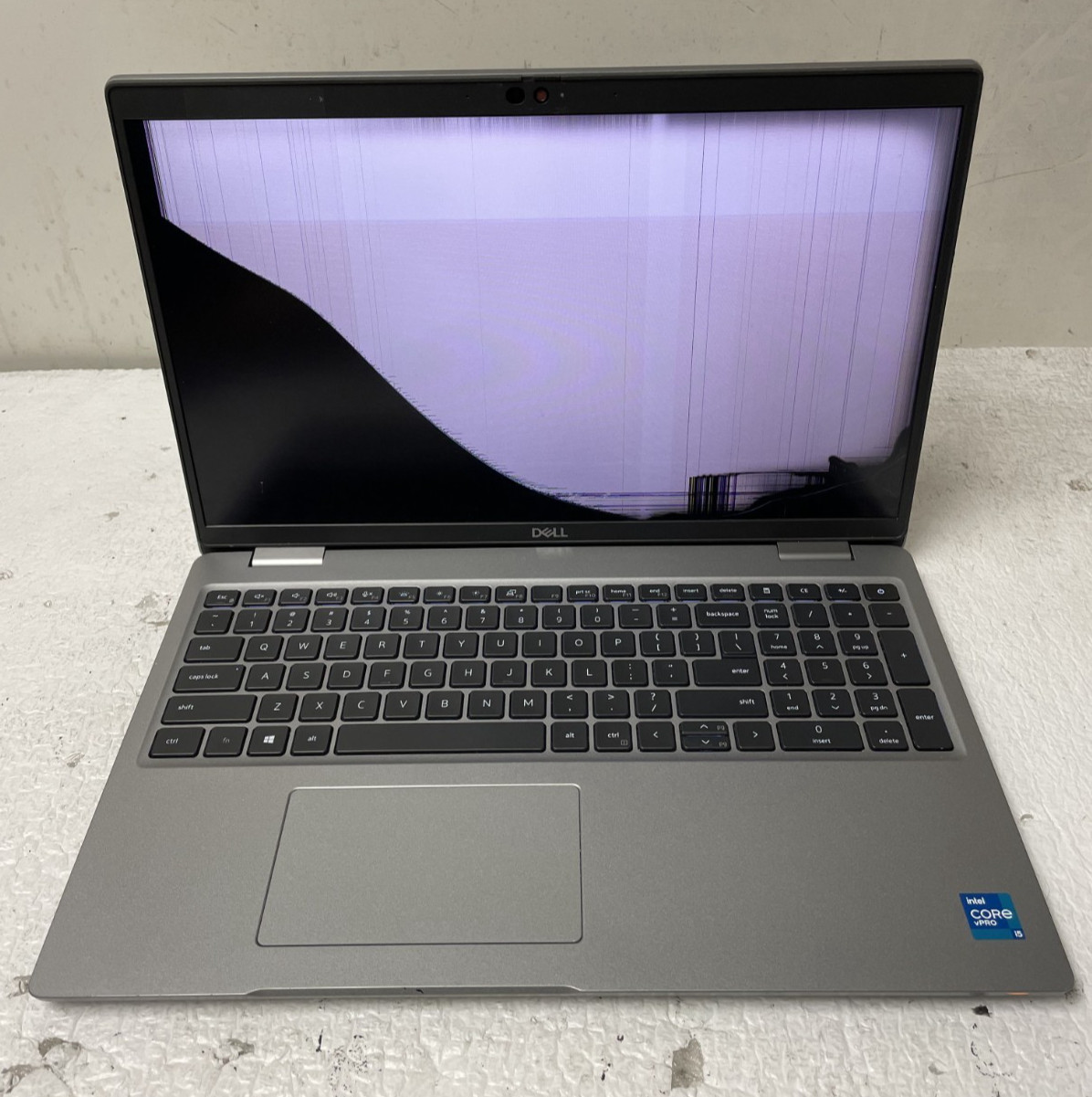 Dell Latitude 5520 15.6″ Intel i5-1145G7 8GB RAM No SSD Broken Screen Parts READ