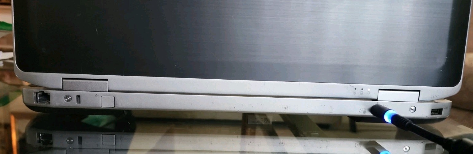 Dell Latitude E6530 i7-3720Q CPU@2.6GHz 8GB RAM No HDD No OS No Batt(626A3)
