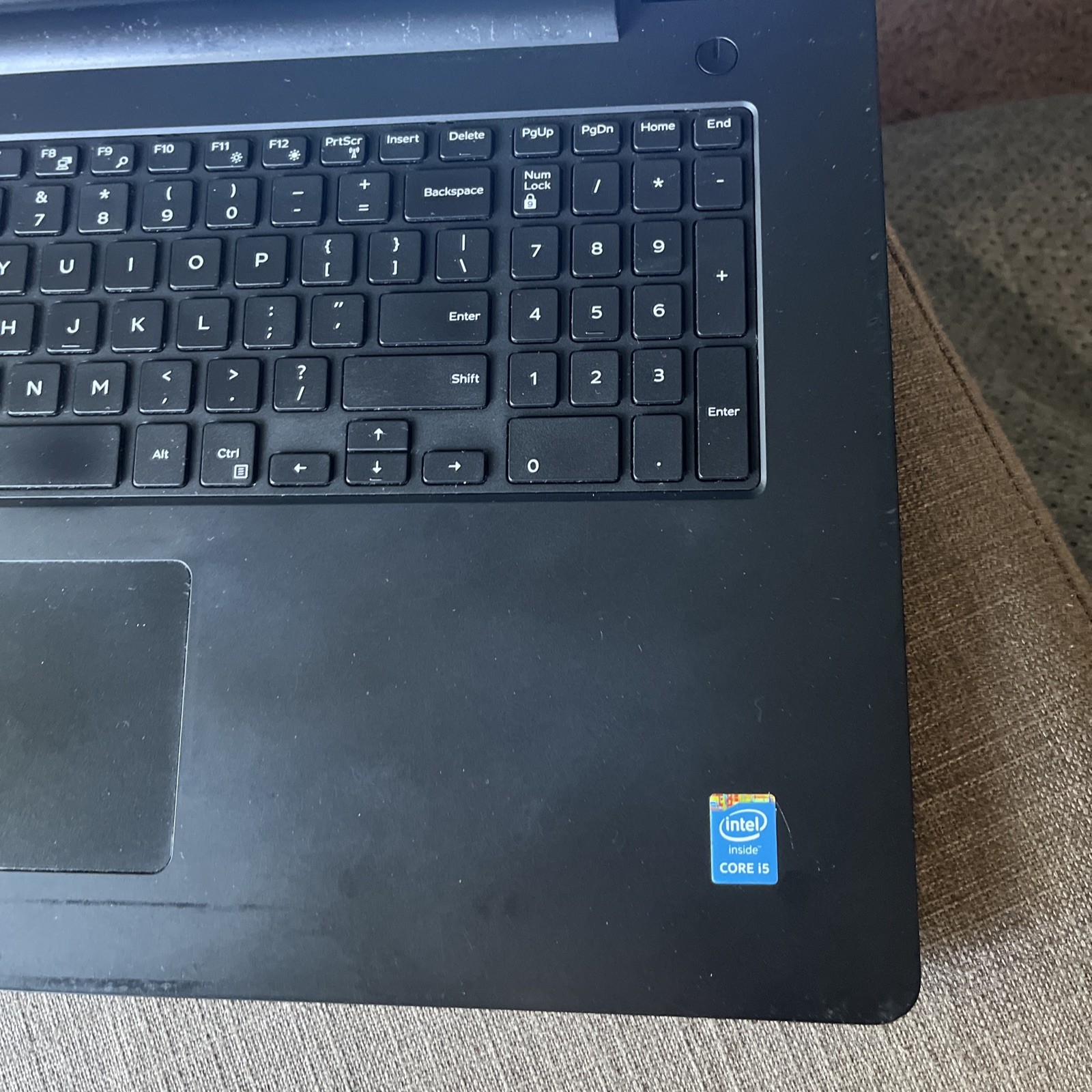Dell P26e Laptop 17’ Intel(R) Corel(TM) i5-4210U CPU 1.70GHz 8.GB 1TB (READ)