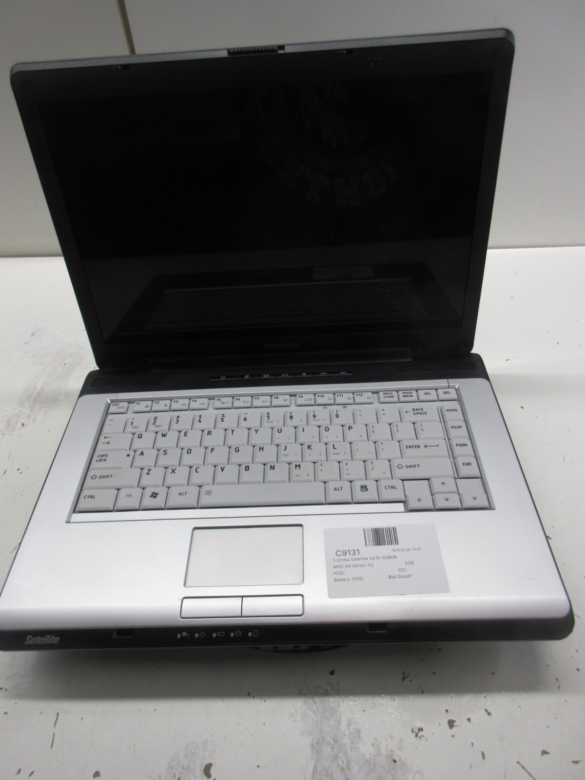 Toshiba Satellite A215-S5808 AMD 64 Athlon X2 2GB NO HDD No Batt