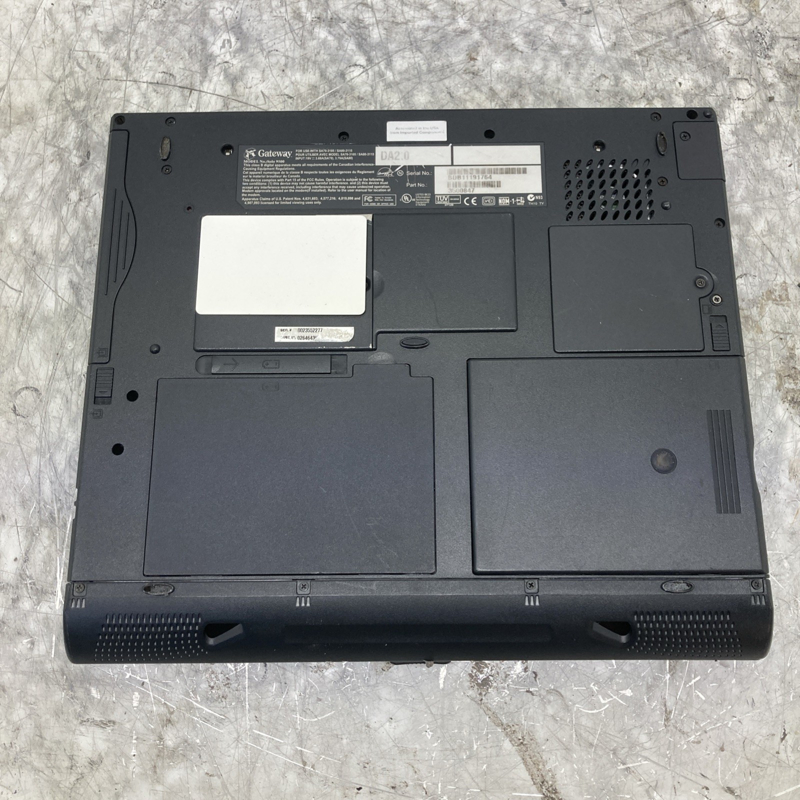 Vintage Gateway Solo 9500 Pentium III 850MHz 128MB no HDD Boot to BIOS