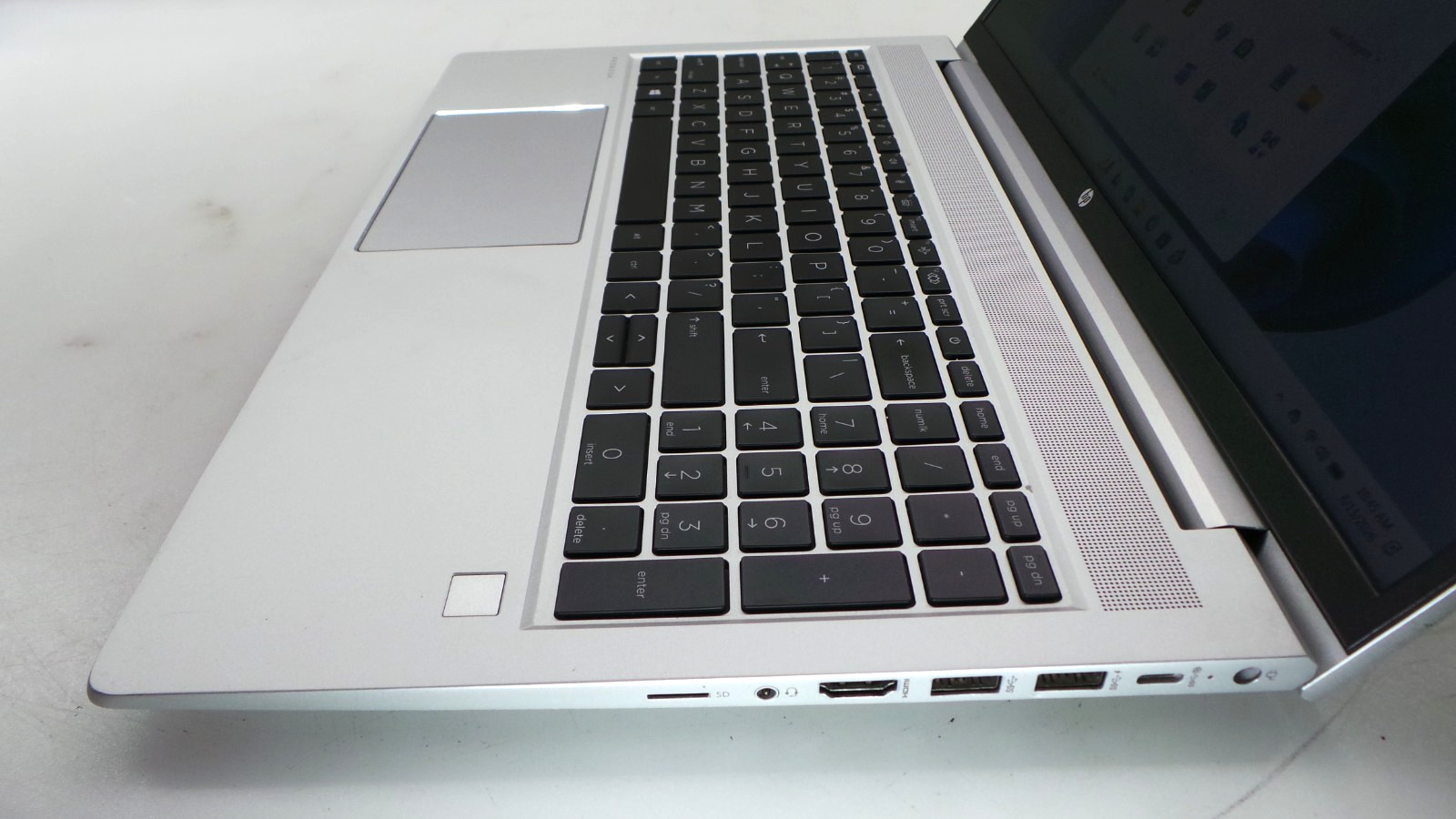 HP ProBook 450 G8 | 15.6″ | i5-1135G7 | 16GB DDR4 256GB NVMe SSD | WIN 11 PRO