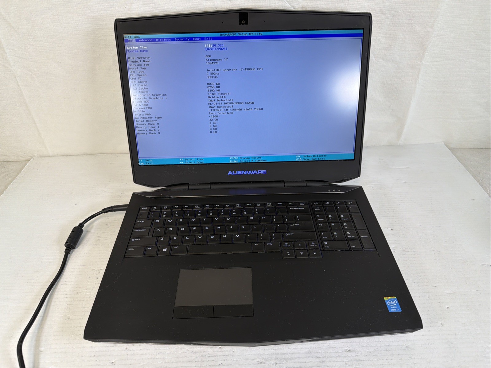 Alienware 17 P18E Gaming i7-4900MQ 32GB RAM GTX 770M 17″ 256 GB NVMe Win 11 Pro