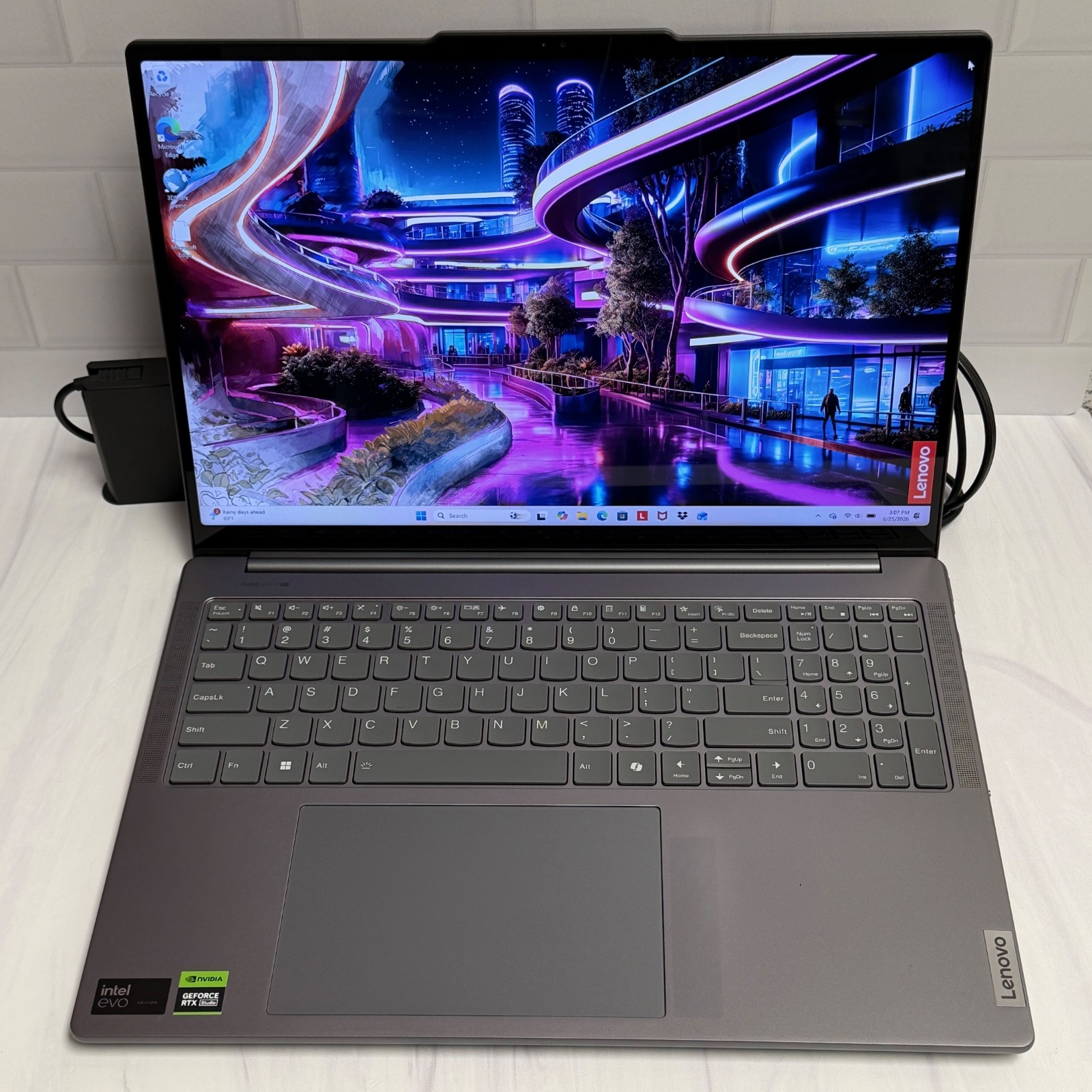 Lenovo Yoga Pro 9 Core Ultra 9 32 GB RAM 1 TB HD NVIDIA GeForce RTX 4050 #H419