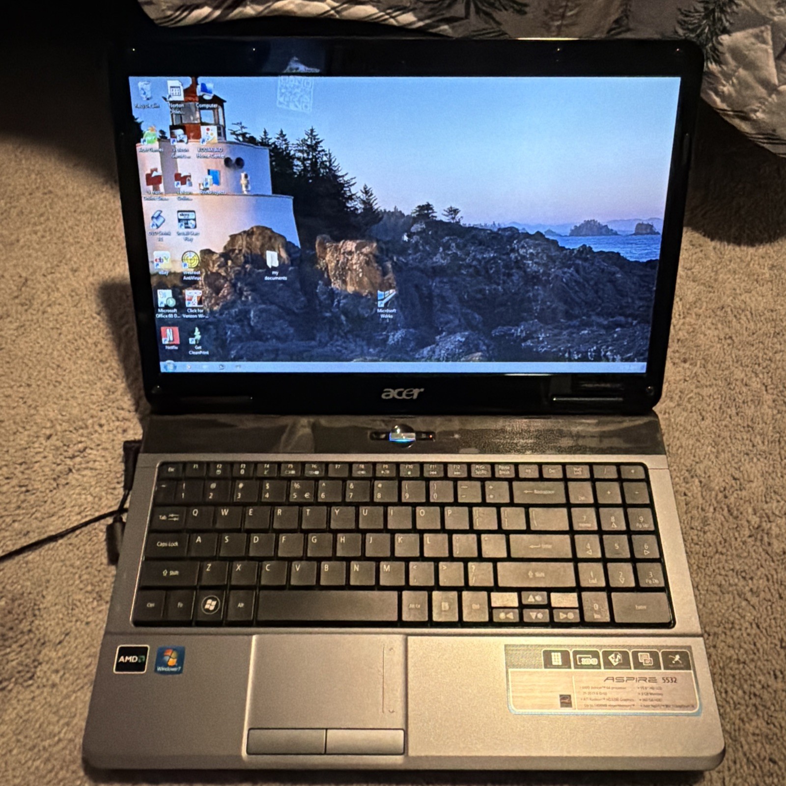 Acer Aspire 5532 Series Laptop Black USB 15.6″ HD LCD Display works good