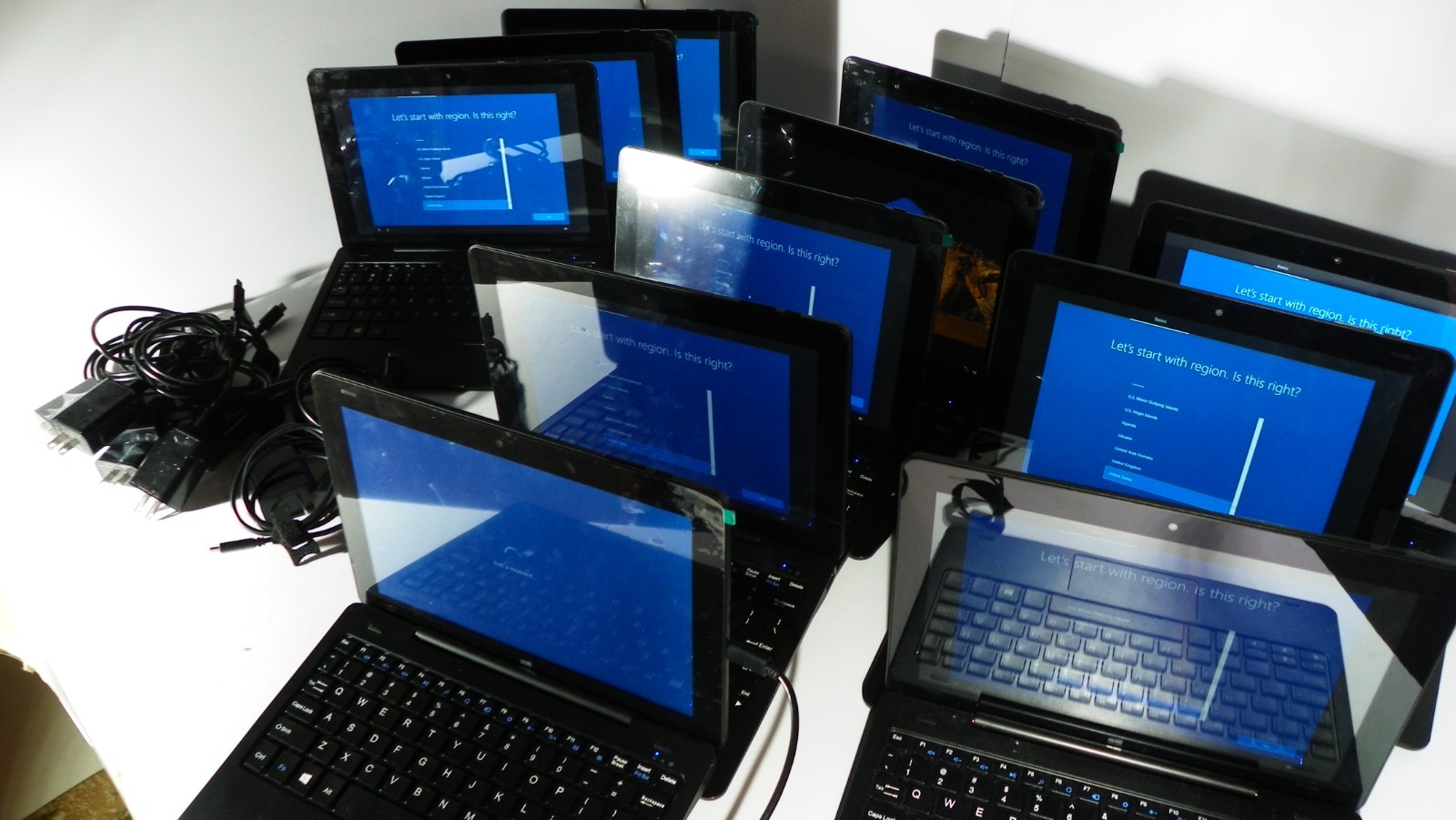 Laptop / Tablet & Keyboards 2in1 Touchscreens Insignia (Bundle of 11) BESTBUY