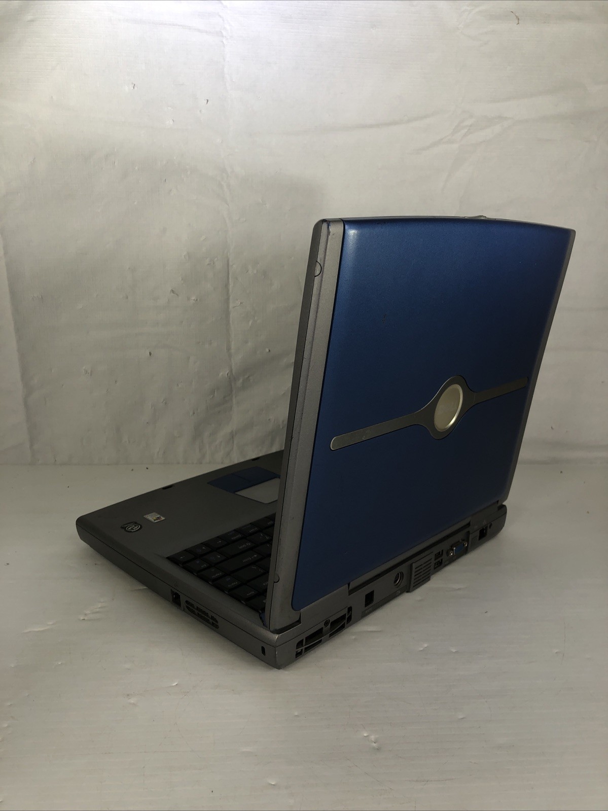 Dell Inspiron 1100 15.1″ Blue Intel Celeron 2.30 Ghz 128 KB No HDD/OS