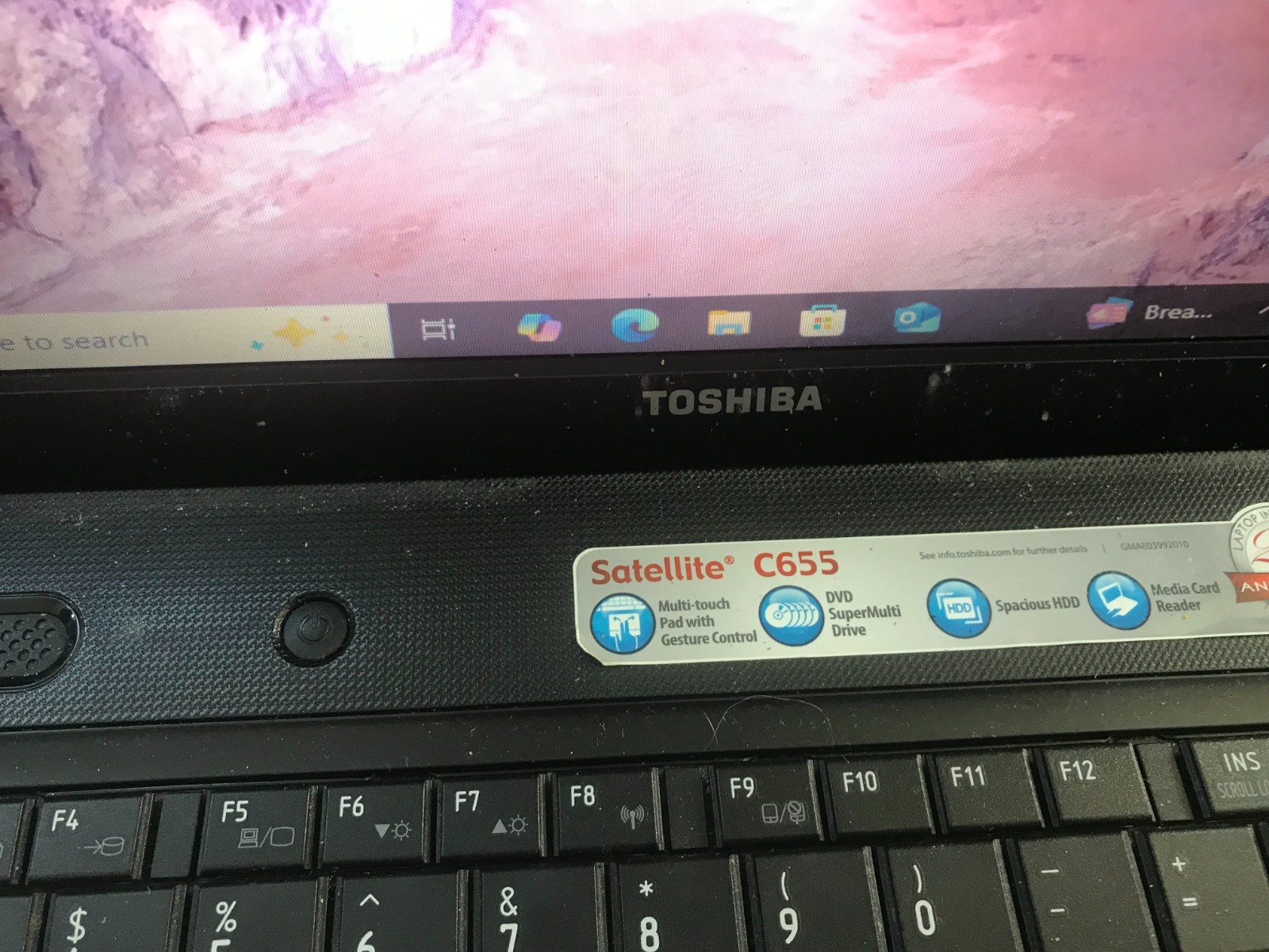Toshiba Satellite C655-S5049 15.6″ Intel Celeron 900 2.20GHz 2GB RAM 250GB HDD