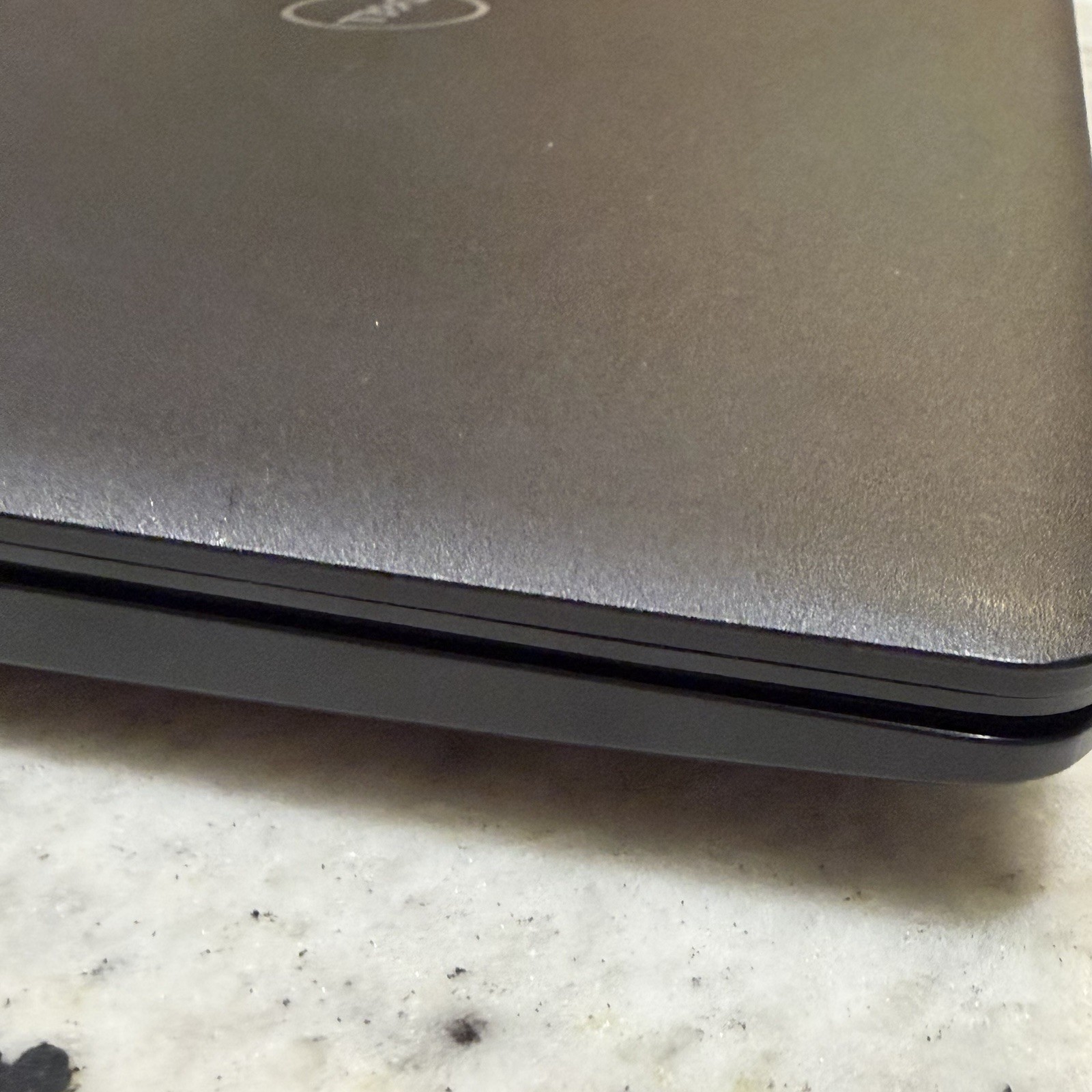 Dell Latitude 3590 i5-8250U 1.6GHz No RAM/No HDD Tested To Bios Cracked Case