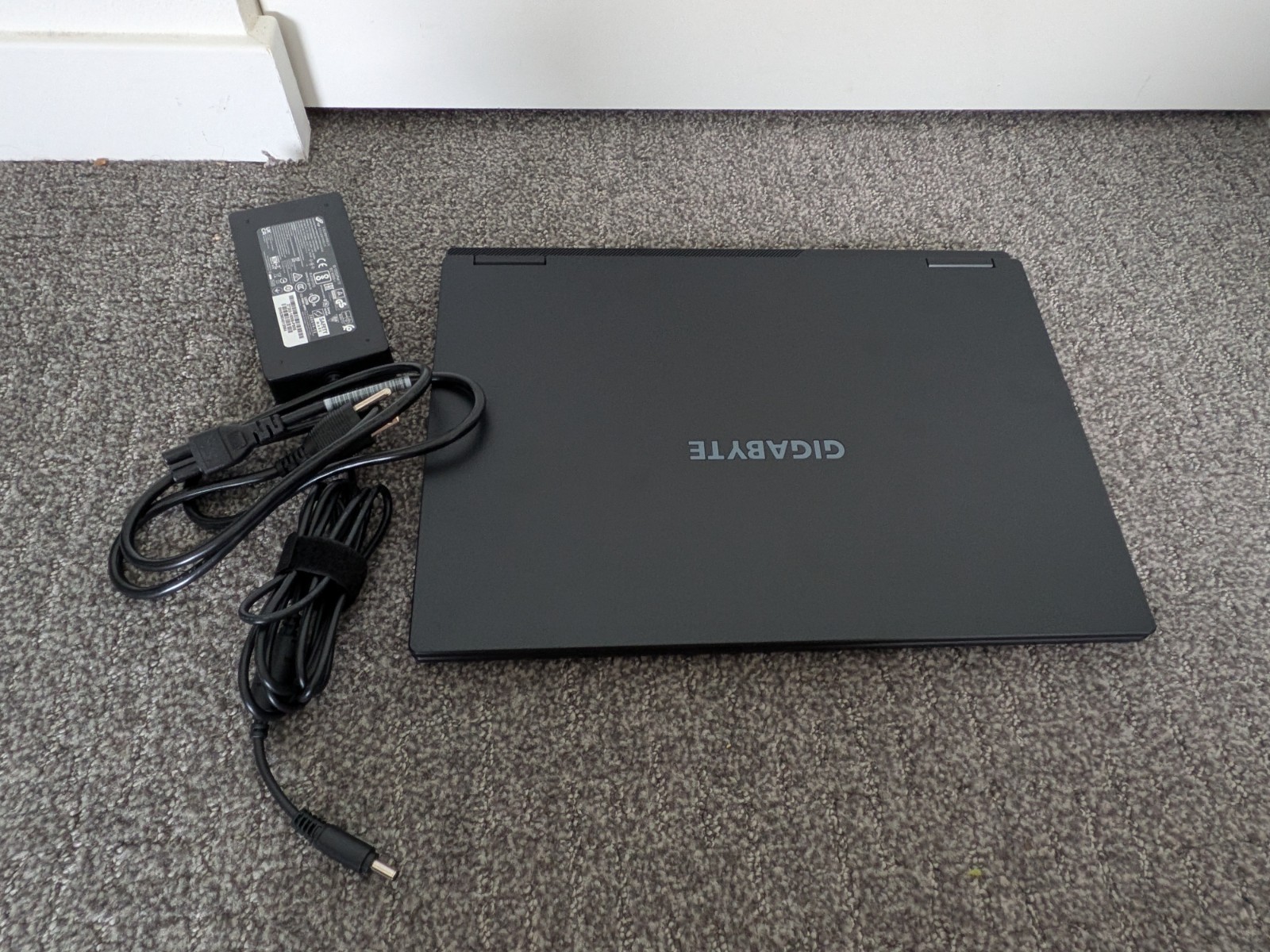 GIGABYTE A16 Gaming Laptop – RTX 5050 – AMD Ryzen 7 170- 512GB SSD – 16GB RAM