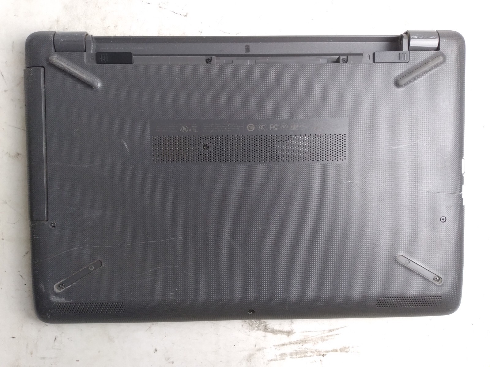 HP Notebook 255 G6 w/AMD E2-9000e, 4GB RAM, 15.6″ Laptop for Parts/Repair
