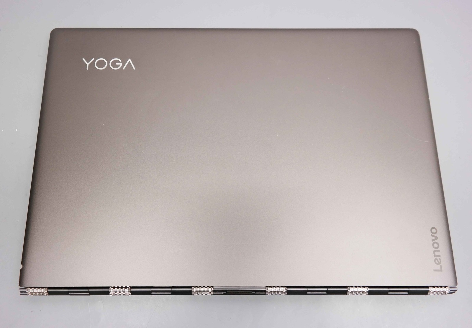 Lenovo Yoga 910-13IKB 14″ Core i7-7500U 8GB 256GB SSD