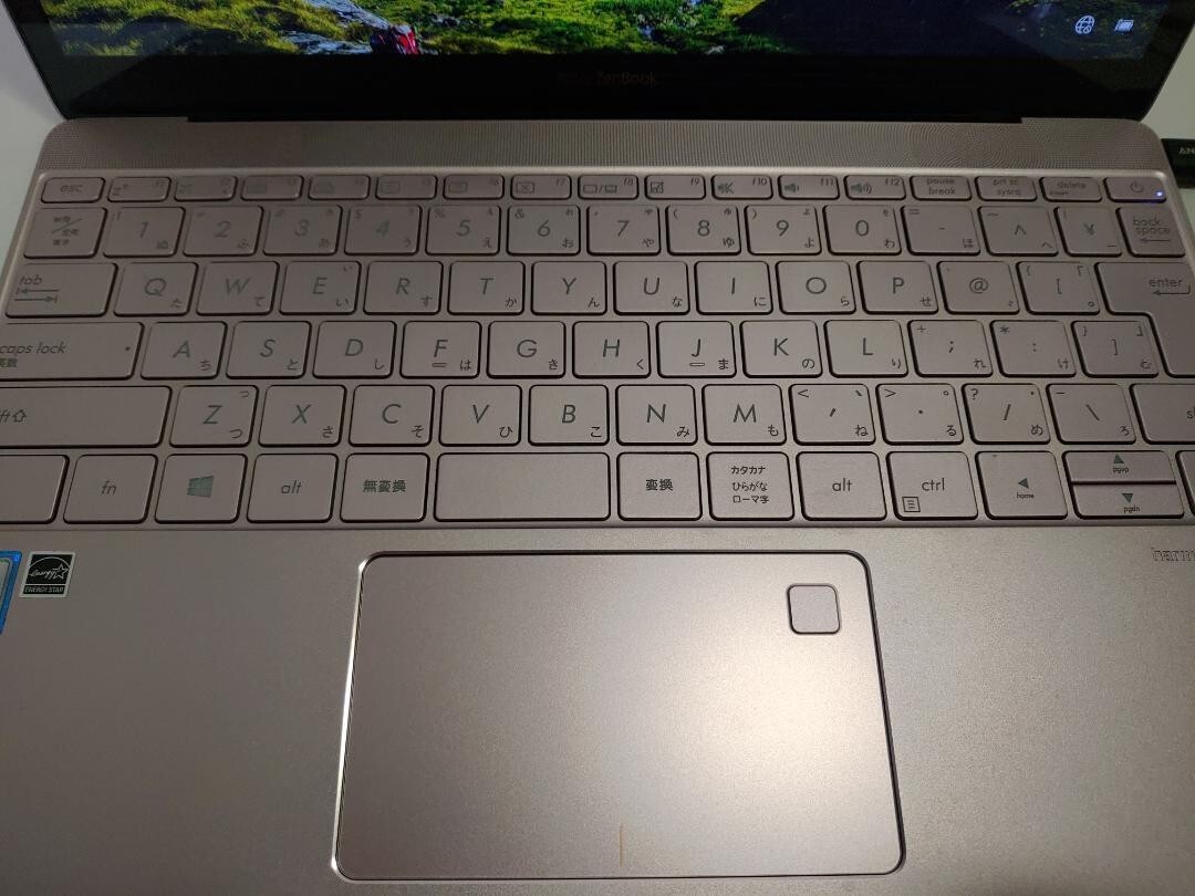 ASUS ZenBook 3 UX390UA UX390UA-GS074T Core i7-7500U Windows10 Notebook n144