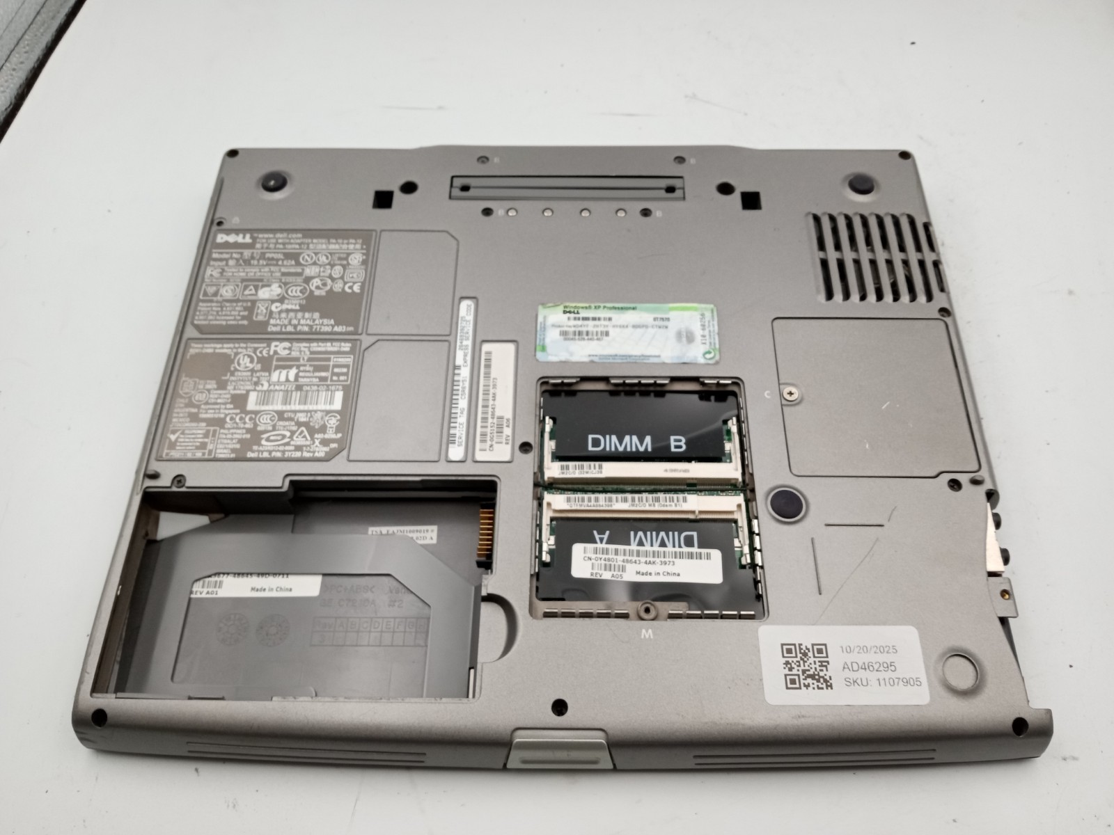 Dell Latitude D600 14″ Laptop Intel Pentium M 1.8GHz – PARTS/REPAIR – READ -RR