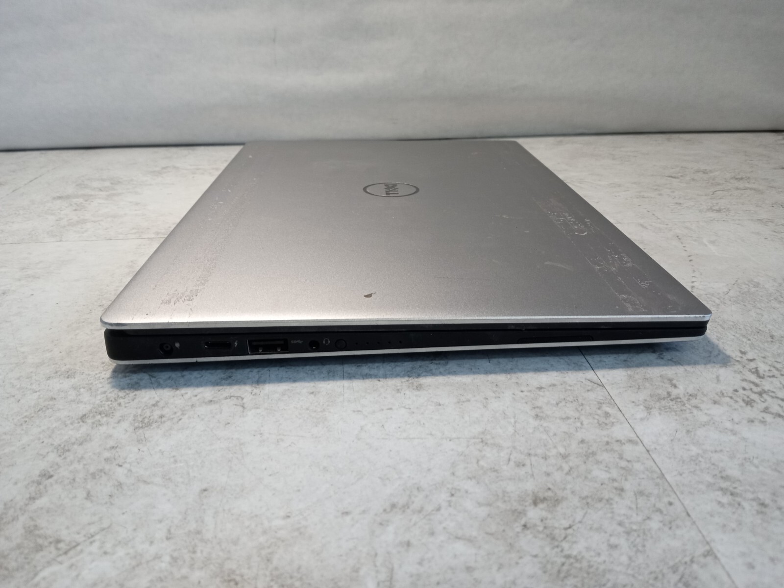 Dell XPS 13 9350 13.3″ QHD Touchscreen Intel i7-6500U 8GB RAM – POWER DEAD -RR