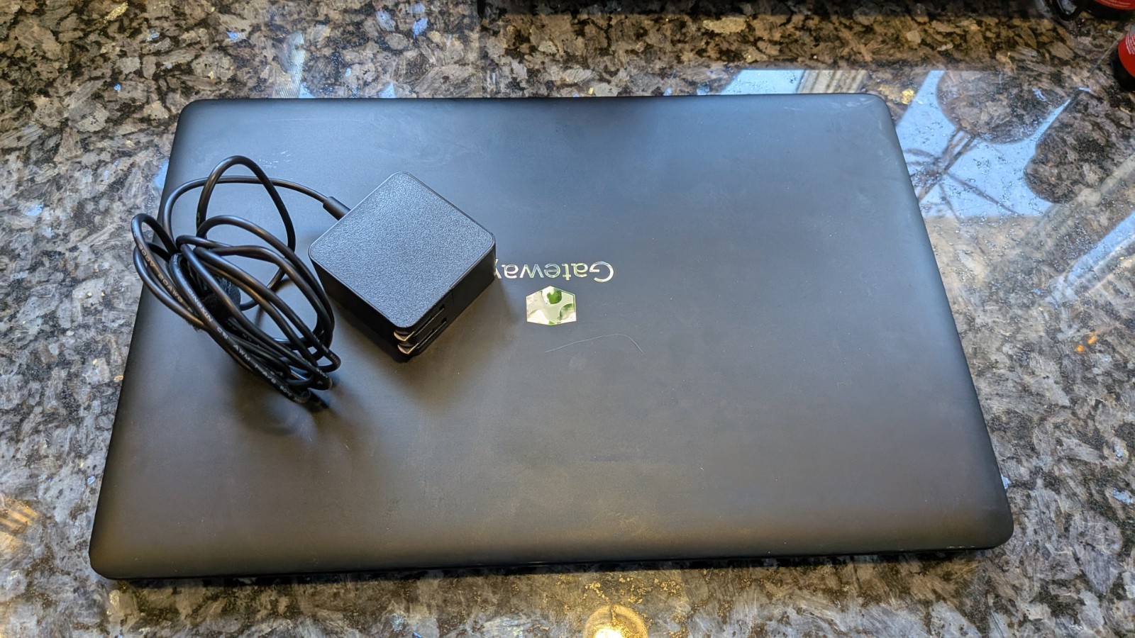 15.6” Gateway gwtn156-1bk 15.6 Intel Core i5-1035G1 16GB RAM 256GB SSD