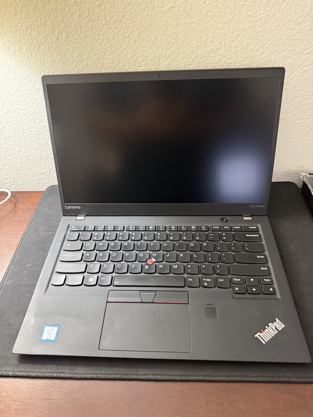 Lenovo ThinkPad X1 Carbon 14 inch (512GB, Intel Core i7 7th Gen., 2.80GHz, 16GB)