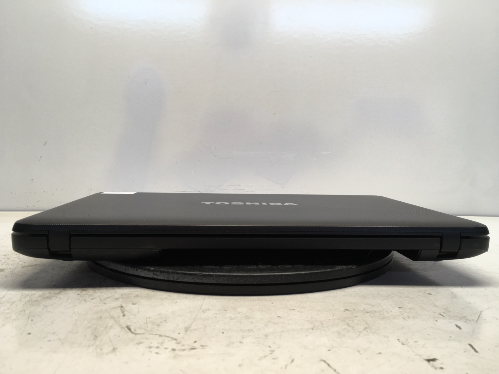 Toshiba Satellite C855D-S5105 AMD E-300 1.3GHz 4 GB NO HDD