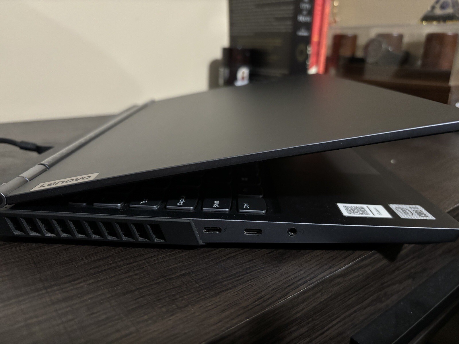 Lenovo Legion 7i 15IMH05 15.6″ (2TB SSD, Intel Core i7 10th Gen., 5.00GHz, 16GB)