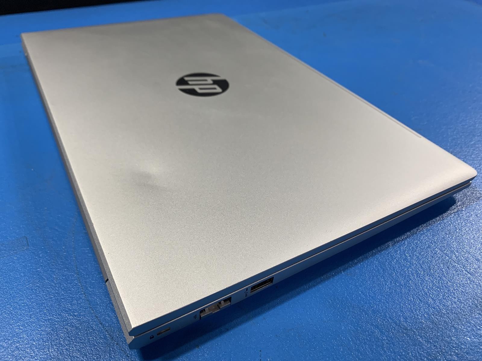 HP ProBook 450 G10 Core i5 1335U 2.50GHz 16GB DDR4 256GB SSD Silver NO OS Dent