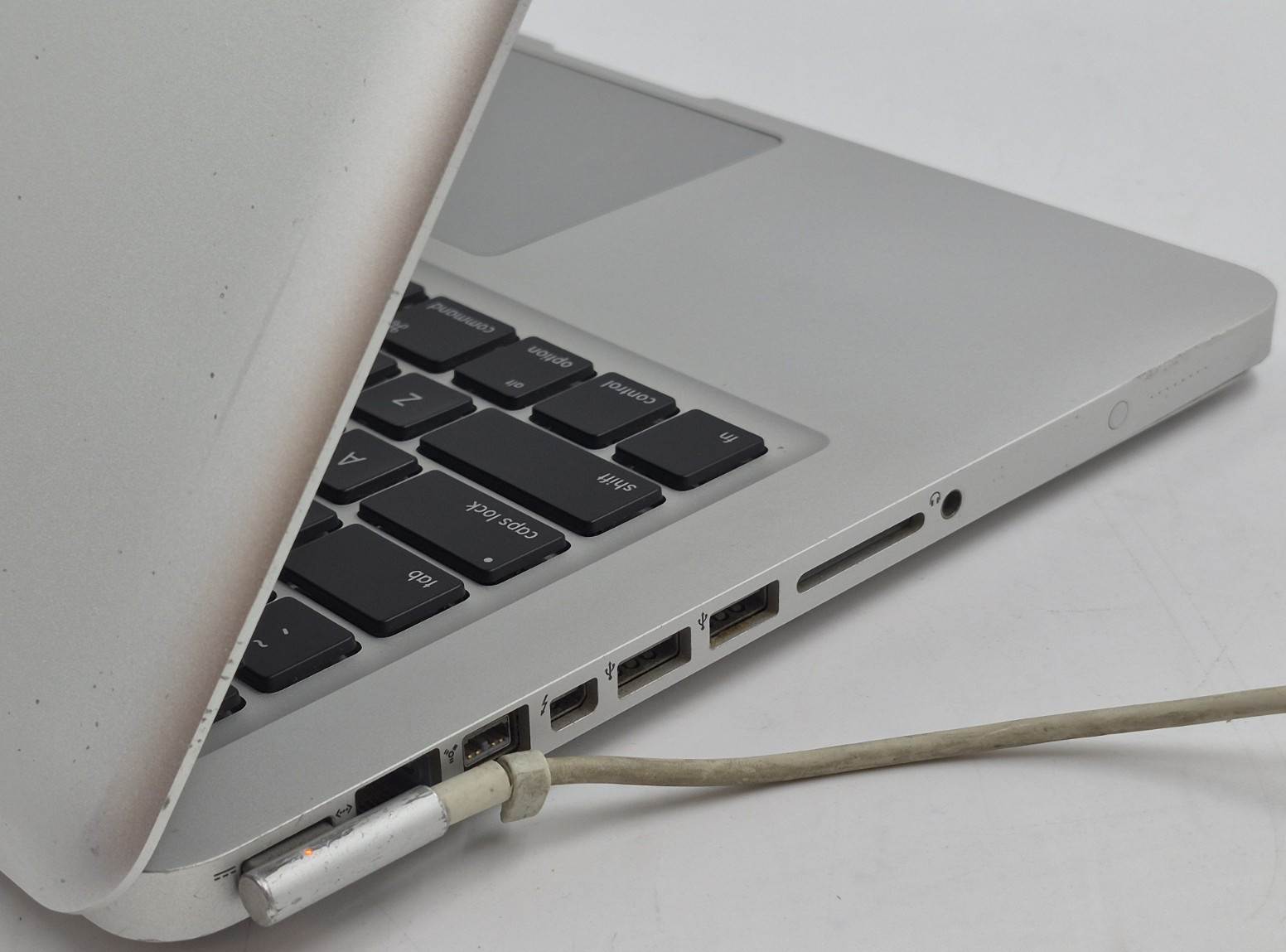 Apple MacBook Pro 13″ Mid 2012 i5-3210M 2.50GHz 4GB RAM 120GB SSD