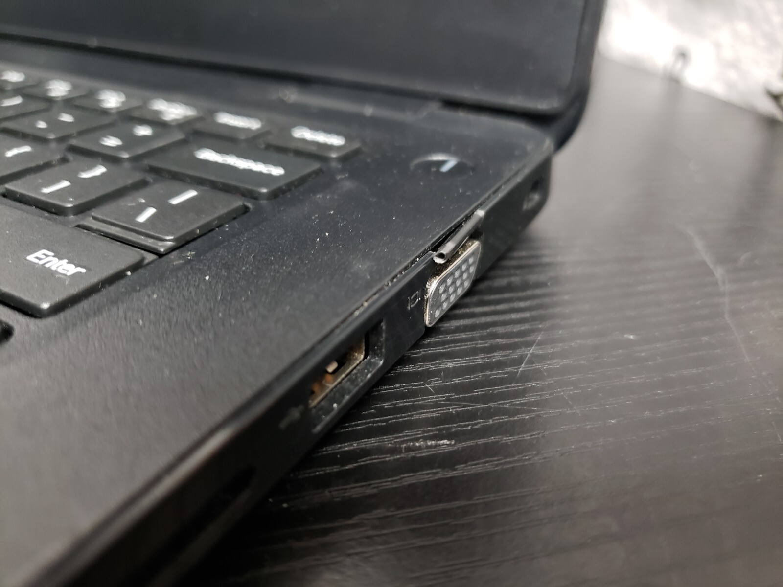 DELL LATITUDE 3400 15″ | i5-8265U@1.6GHz | 4GB RAM *NO HDD/OS/CHRGR*READ DESC*