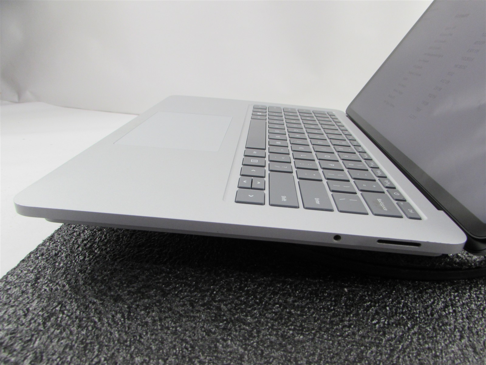 Microsoft Surface Laptop Studio 1964 i7-11370H 1TB SSD 32GB RTX A2000 *No A/C*