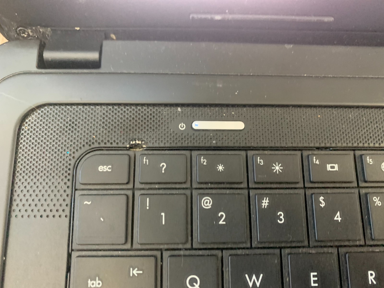 Compaq Presario CQ57 15.6″ AMD C-50 1.00Ghz 2GB RAM 120GB HDD Win 10 Pro