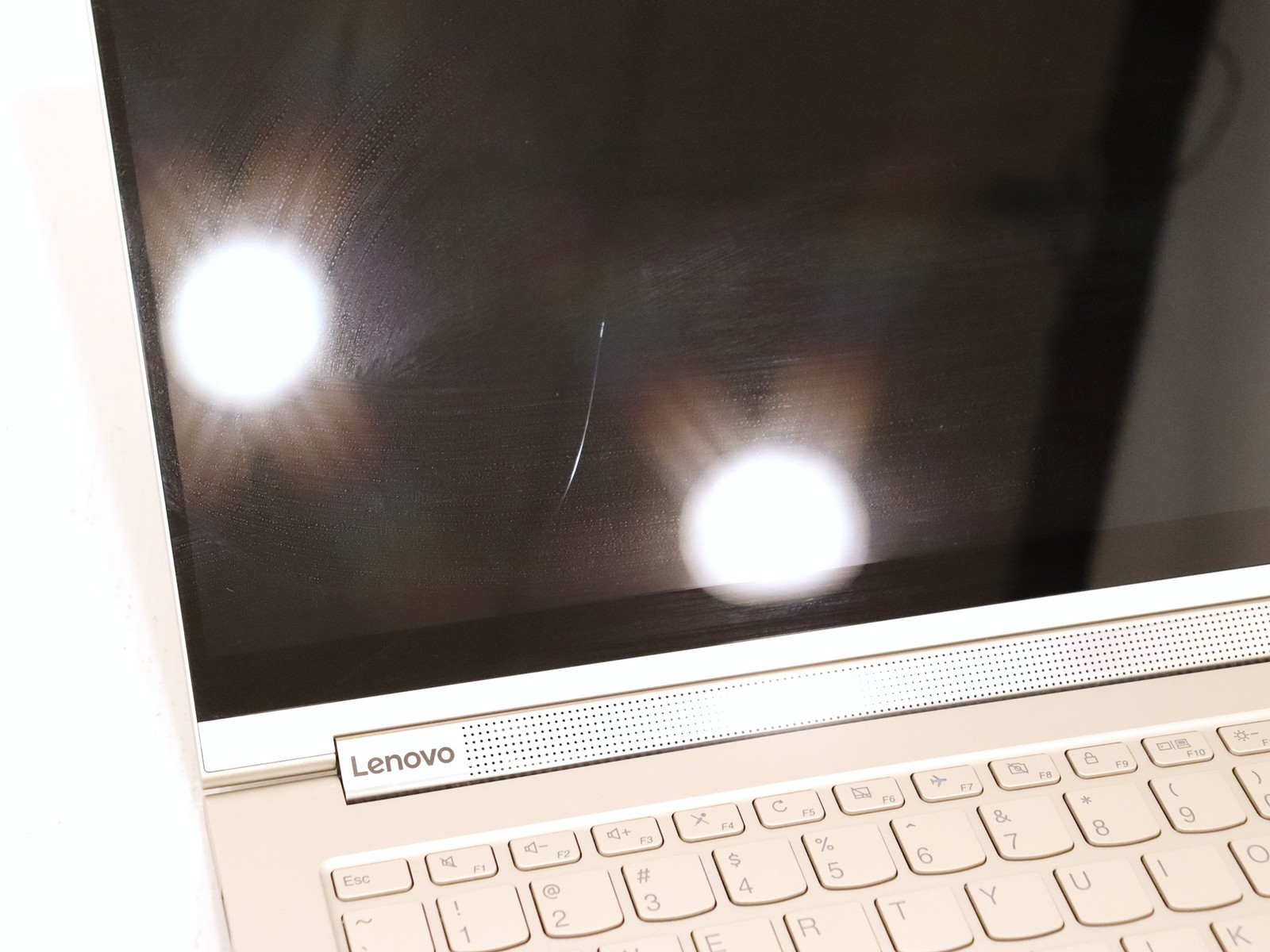 Lenovo Yoga C940 14″ 2-in-1 Core i7-1065G7 16GB 256GB NVMe W11H – AS IS Cracked