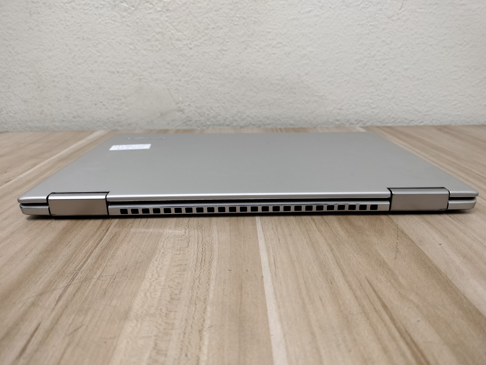 Lenovo Yoga 720-13IKB 13.3″ i5-7200U 2.5GHz 8GB RAM | NO SSD/HD/OS