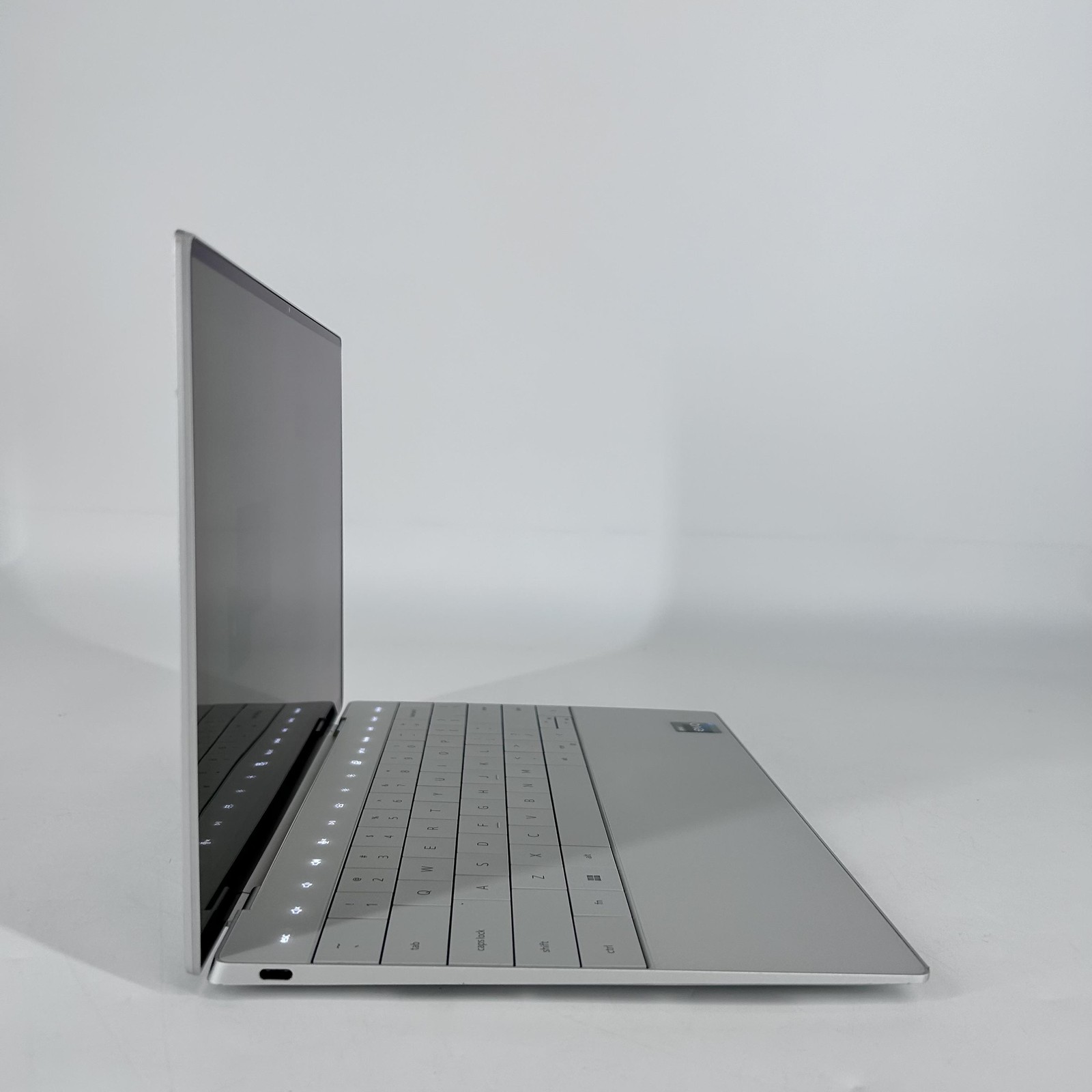 Dell XPS 13 Plus 9320 3.5K TOUCH 1.8 GHz i7-1280P 16GB 512GB SSD Very Good