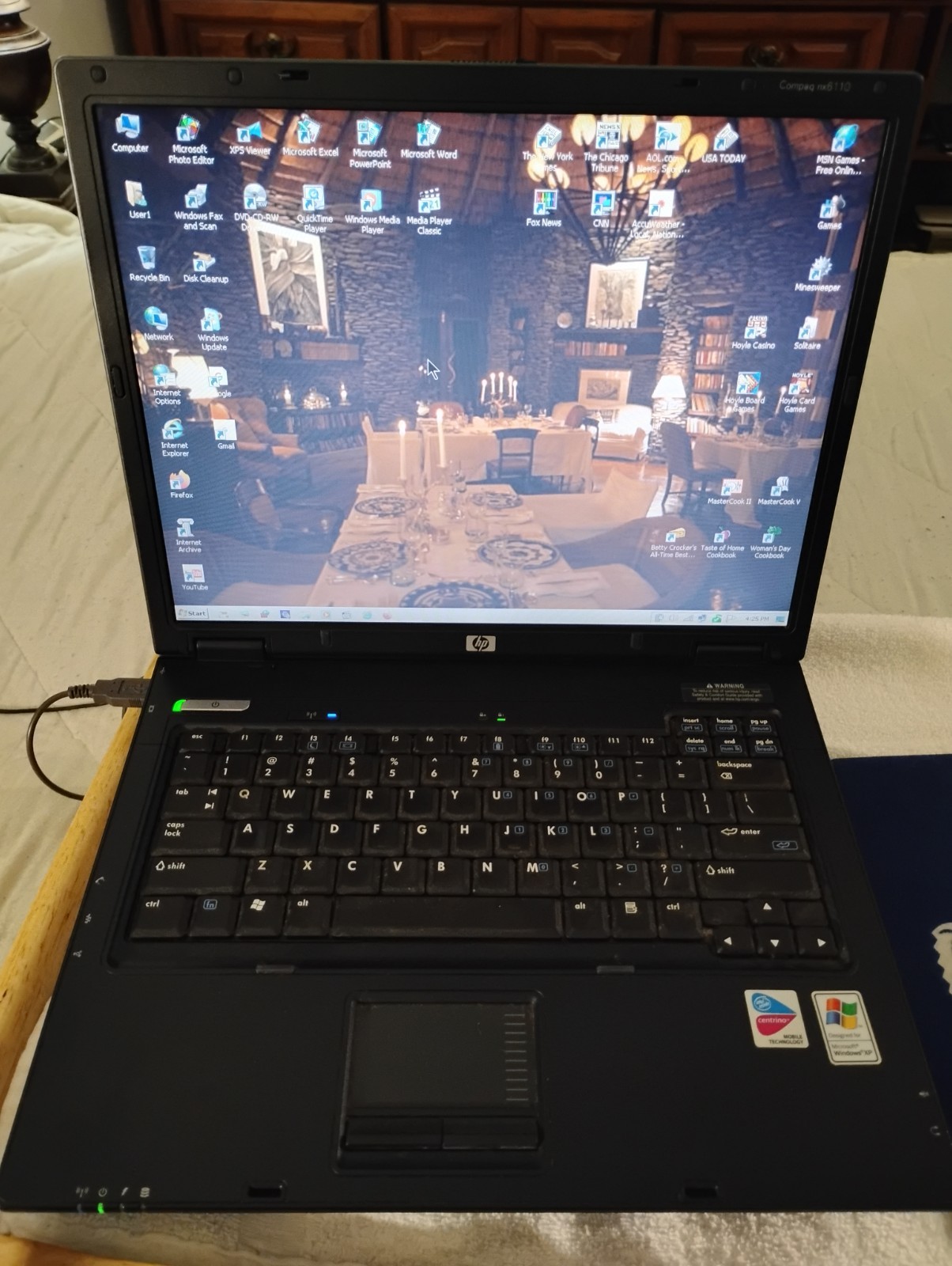 HP Compaq nx6110 14″ Laptop – Windows 7 Pro – plus EXTRAS