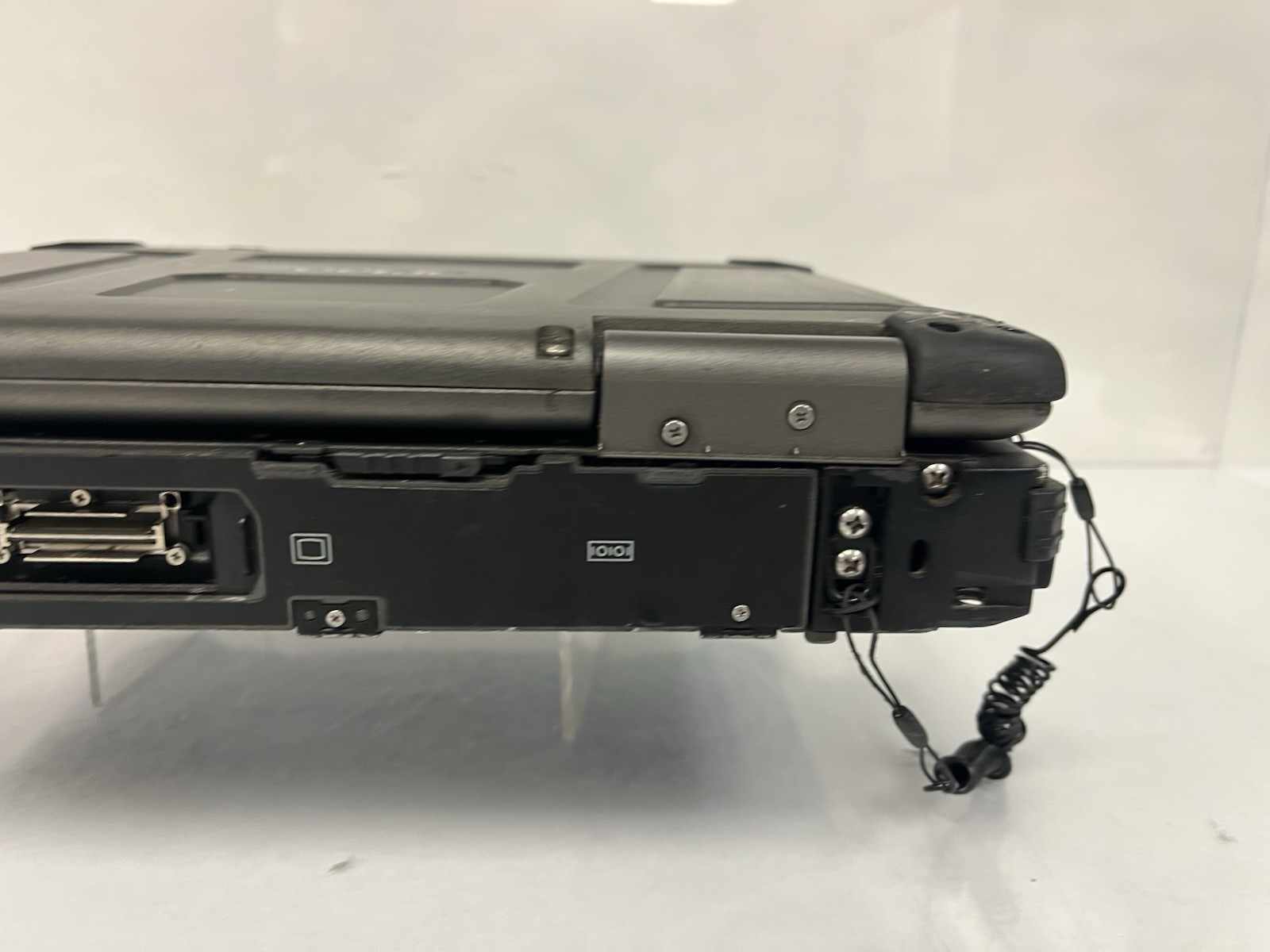 Getac B300 G5 Rugged Touch 13.3″ i5-4300M 2.60GHz 4GB Ram 128GB SSD 17533 Hours