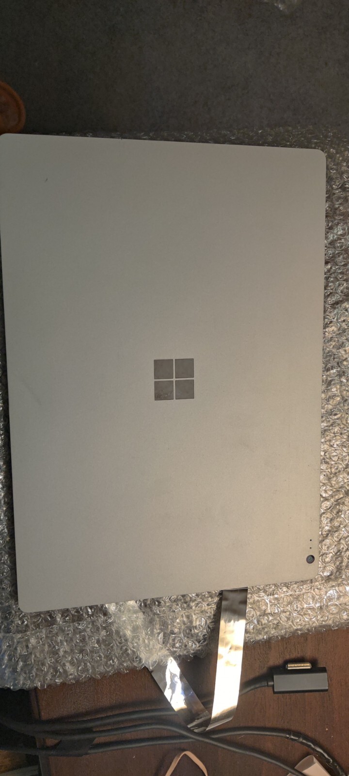 Microsoft Surface Book 2 i7-8650U 256GB SSD 8GB RAM 13.5″ Tablet ONLY E