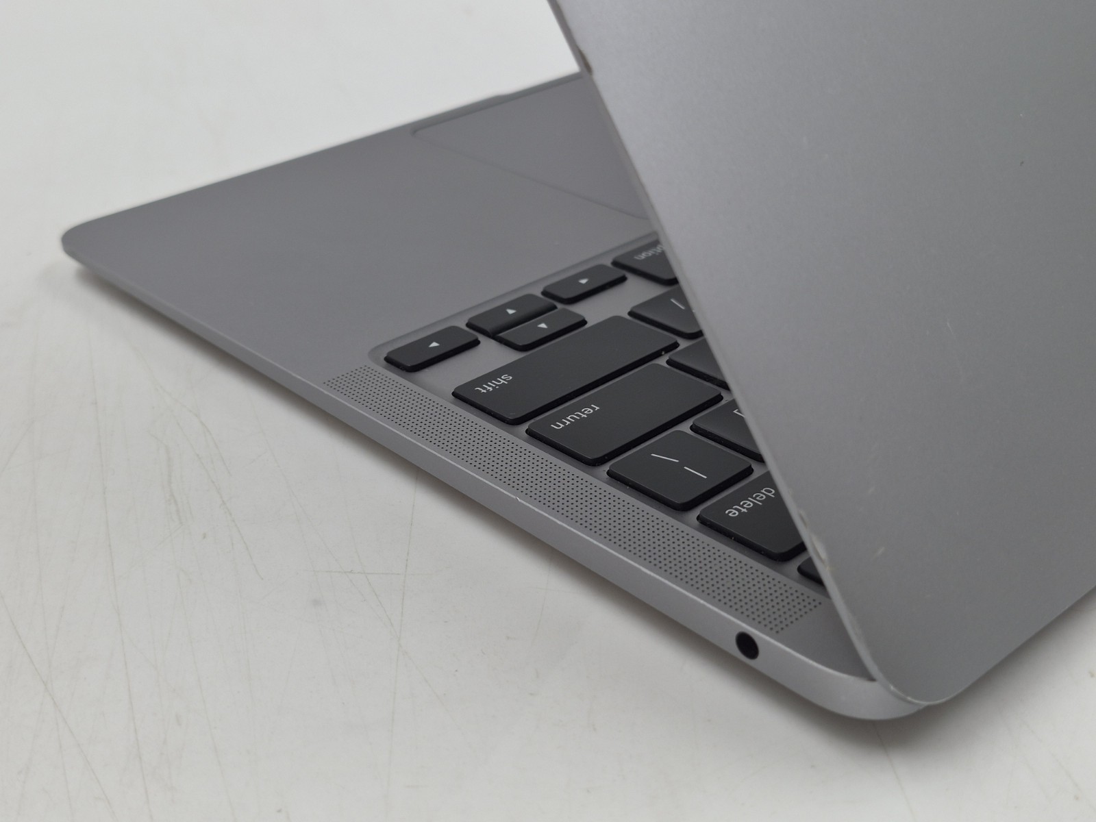 Apple MacBook Air A2337 13″ M1 3.20GHz 8GB RAM 256GB NVMe macOS Tahoe