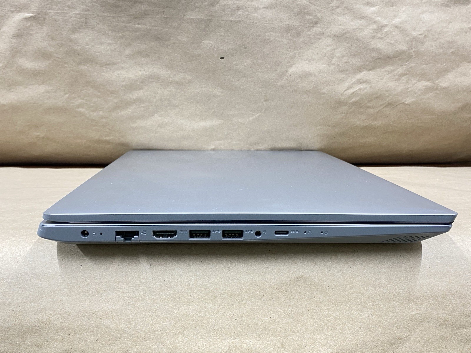 Lenovo 81LG – 15.5″ 1366×768 – Pentium 5405U – 4GB – 256GB SSD – Win 11 Pro