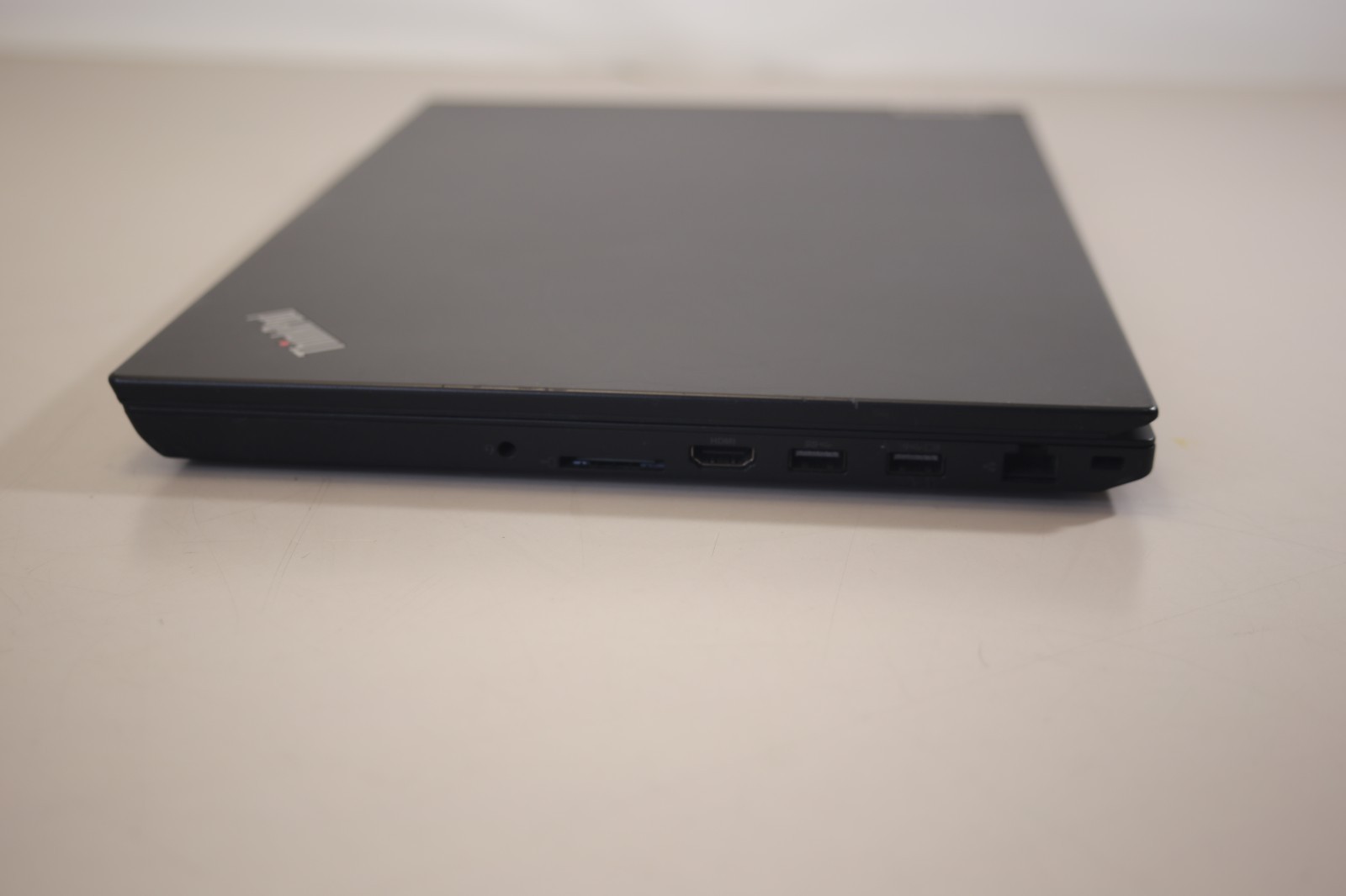 Lenovo ThinkPad P15v Gen 3 15.6″ Core i7-12800H 2.4Ghz 16GB RAM 256GB SSD A2000
