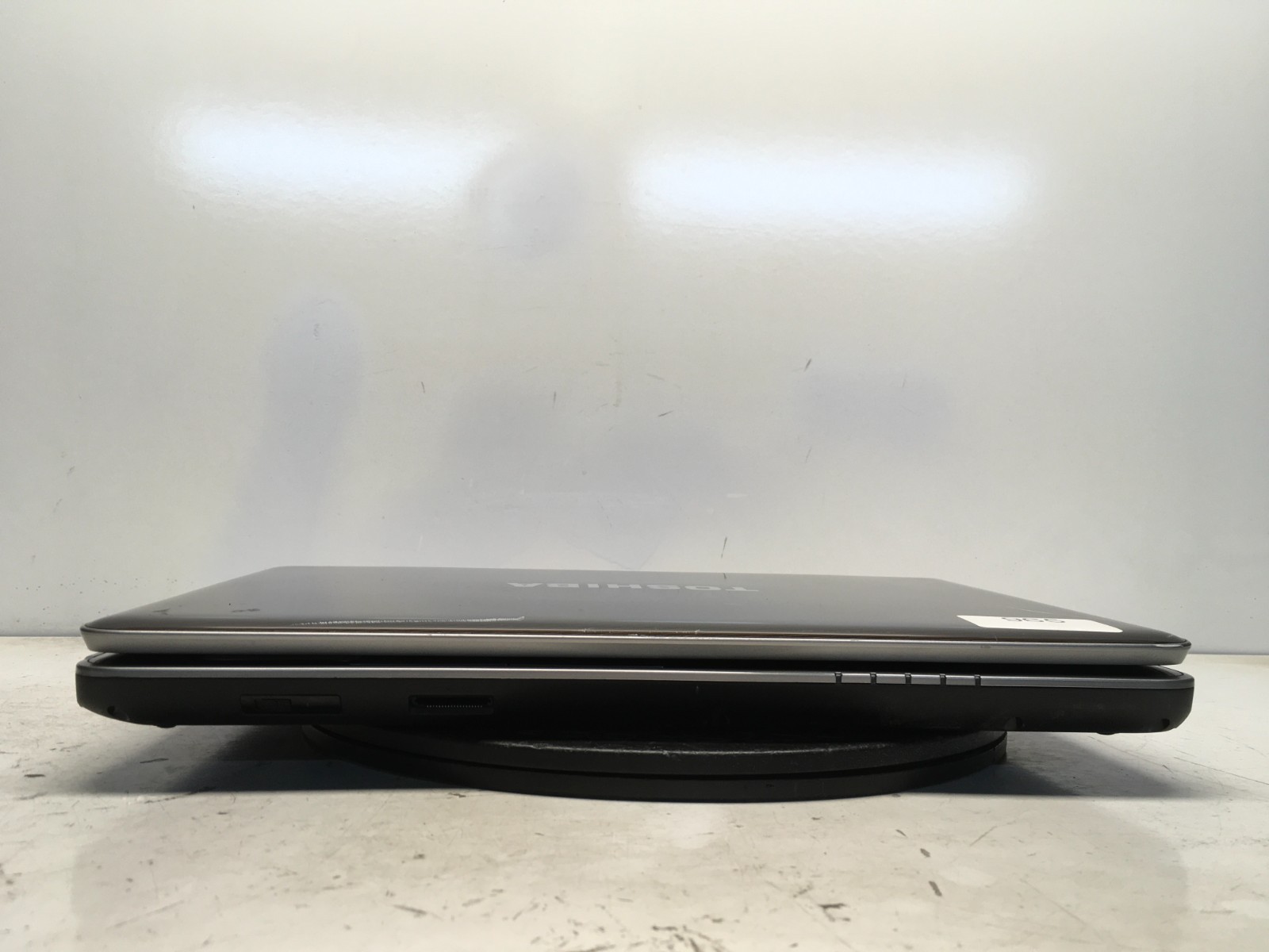 Toshiba Satellite A505-S6980 Intel Core 2 Duo T6600 2.2GHz 4 GB NO HDD No Batt