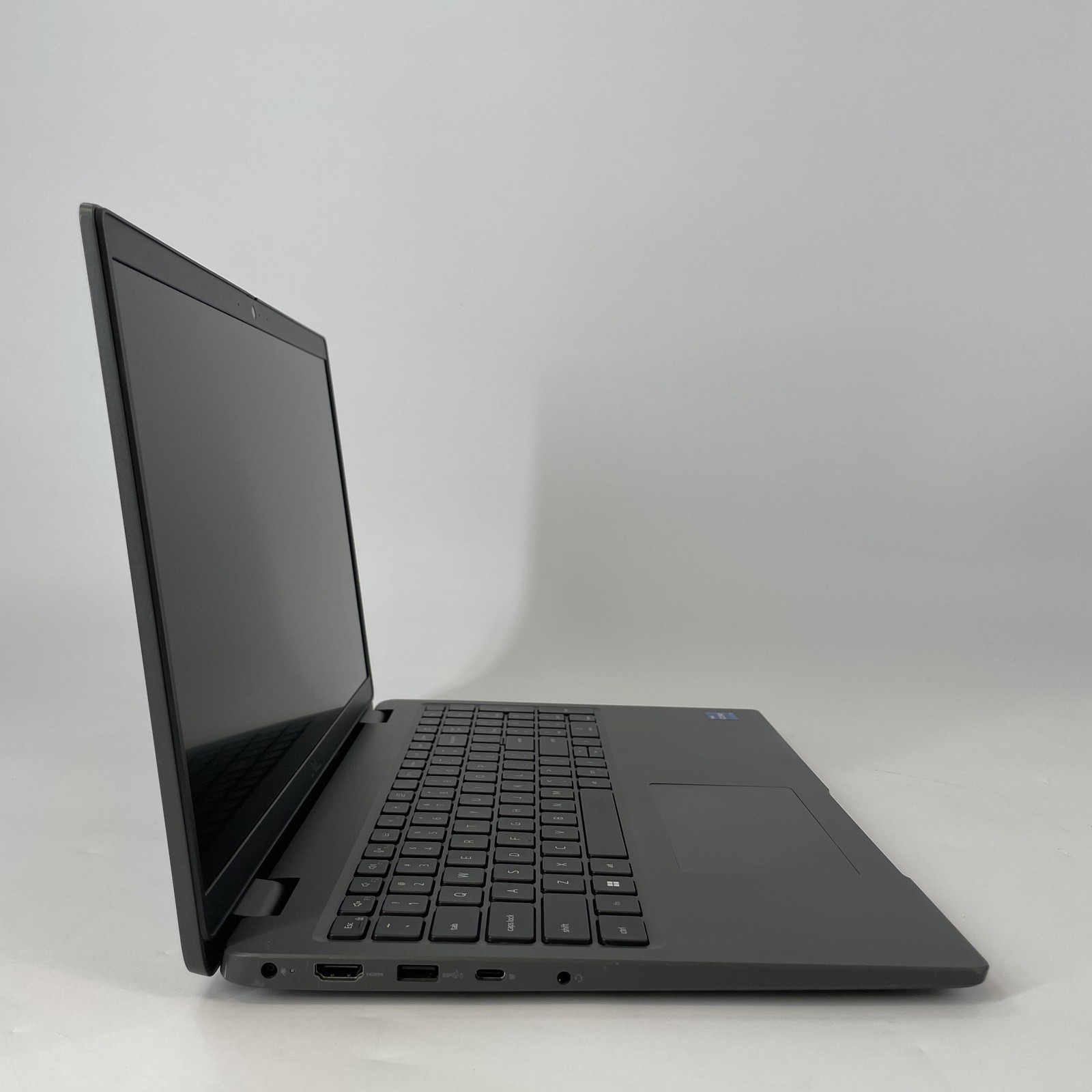 Dell Latitude 3540 15.6 Gray FHD 1.7 GHz i7-1355U 16GB RAM 256GB SSD Good
