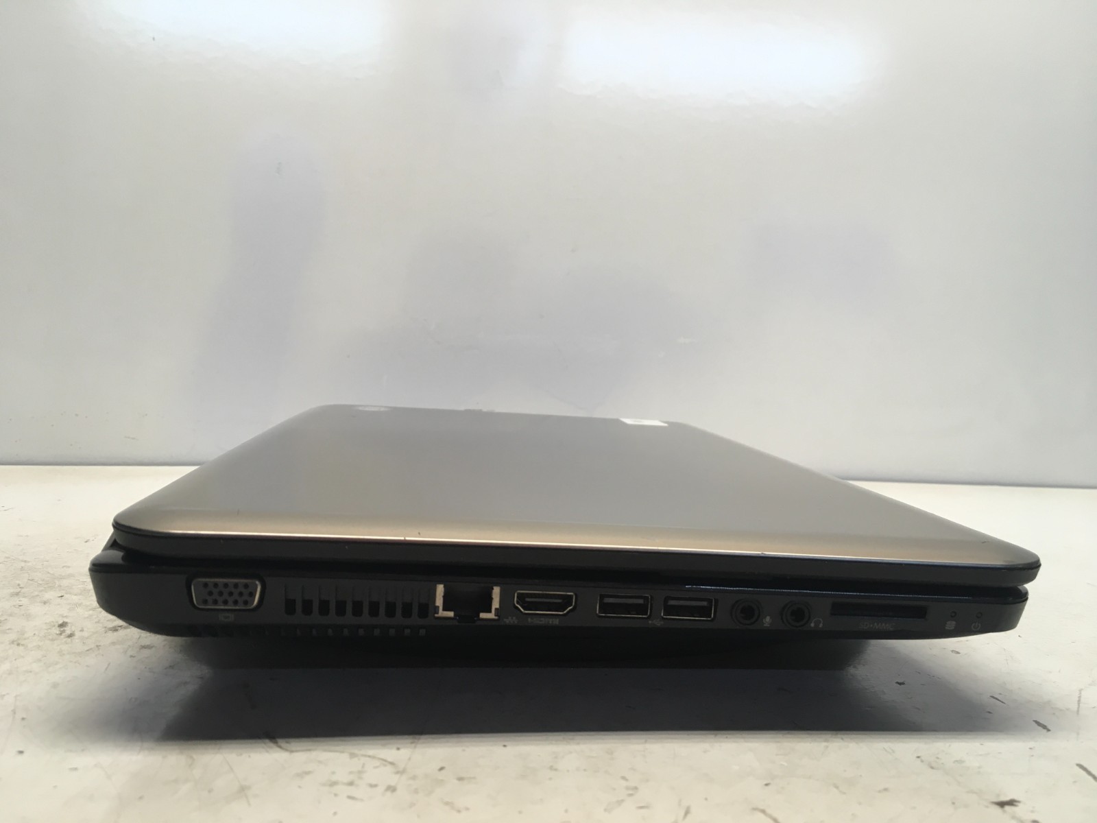 HP Pavilion G6-1B53CA Intel i5-2410M 2.3GHz 8 GB NO HDD/Battery