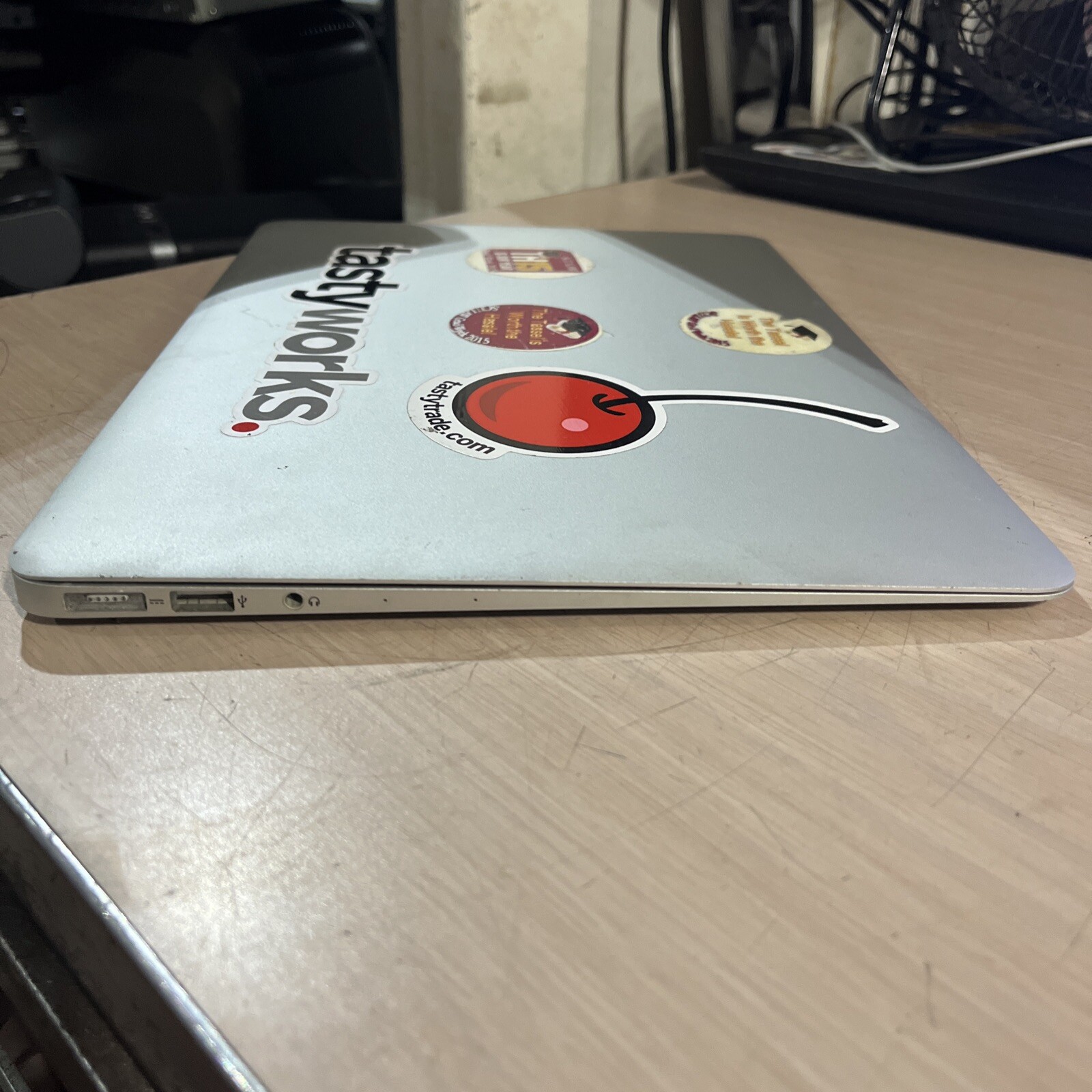 APPLE MACBOOK AIR 13″ 2013 & 2014 CORE I5 4GB RAM NO HD A1466