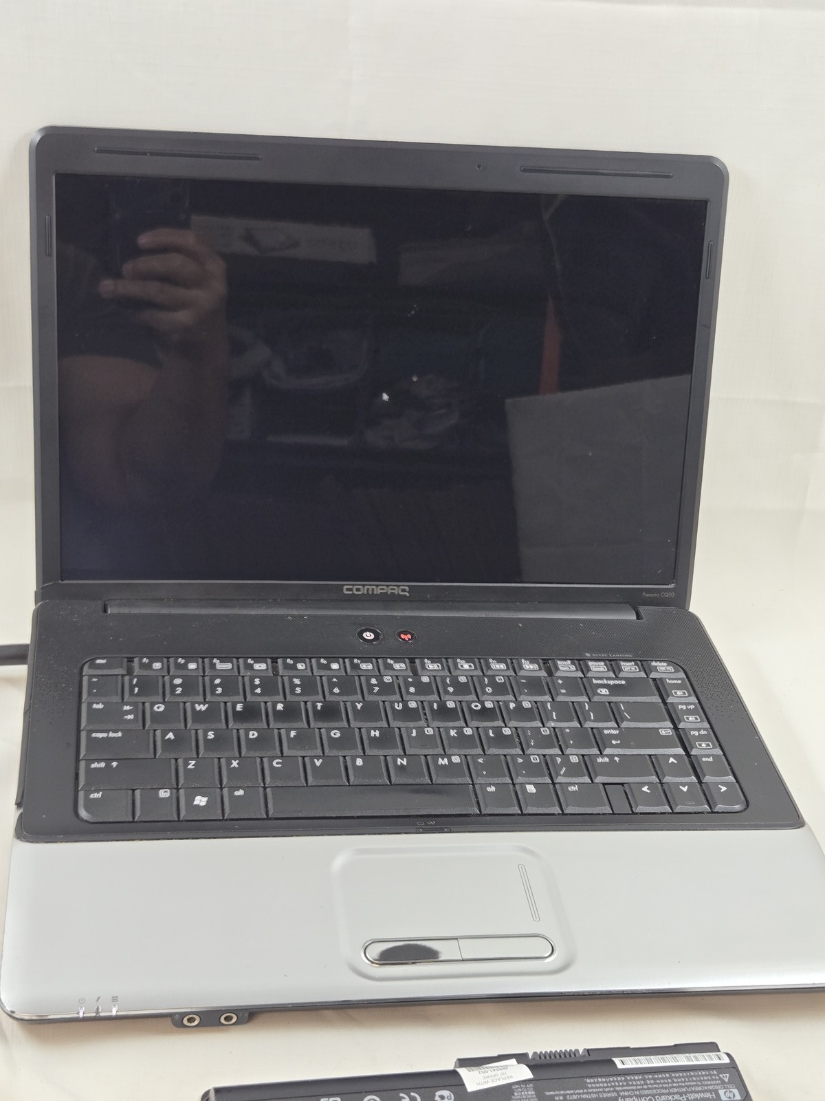 Compaq CQ56 Laptop PC – Windows 7 Home Premium – Intel Processor – Parts Only