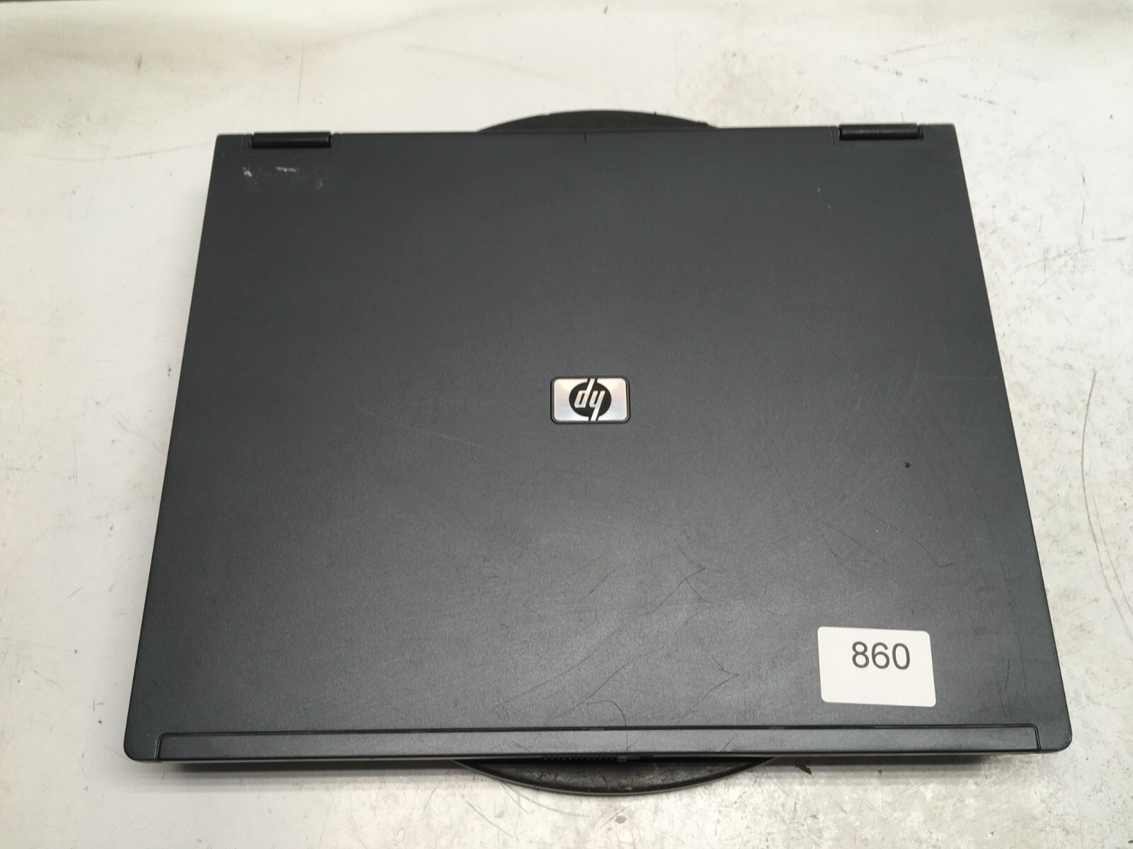 Compaq NC6220 Intel Pentium M 2GHz 2 GB NO HDD – Dim Screen