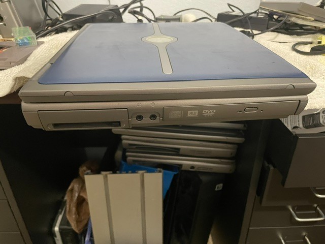 Dell Inspiron 1100 Celeron 2.4 GHz 20GB HDD CMOS and Main Batt Bad DVD RW 128 MB